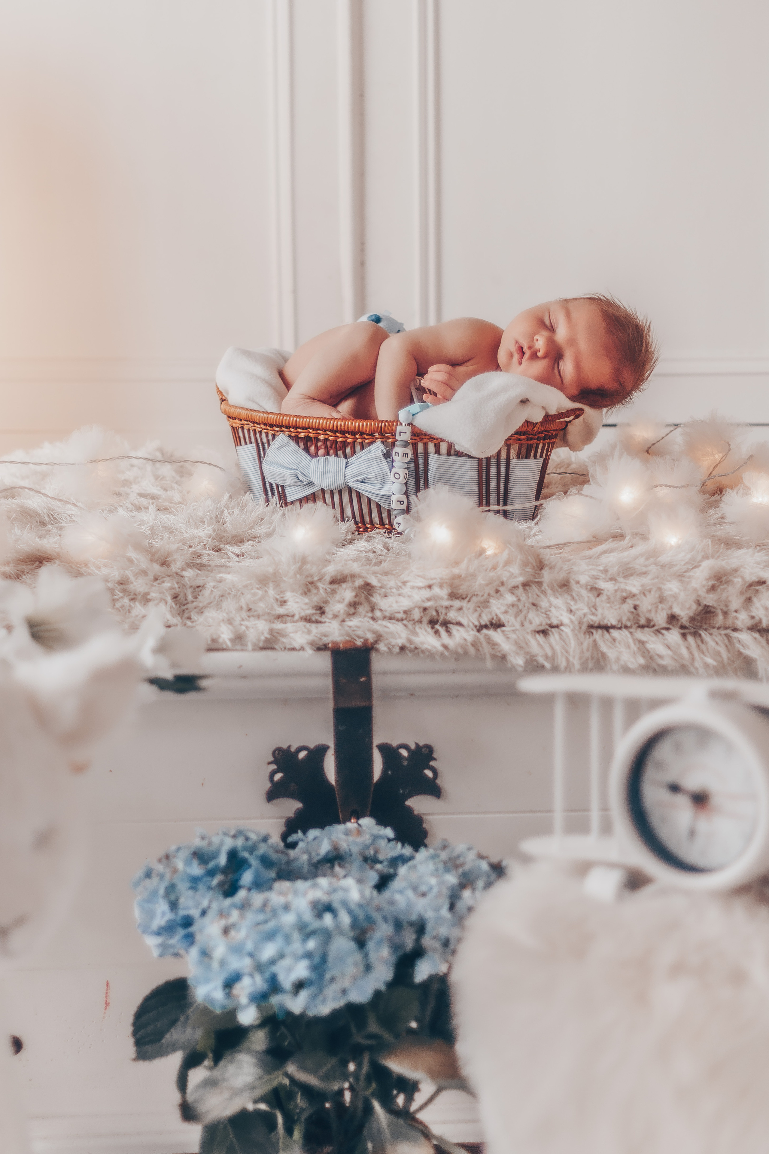 Nouveau-né LeoPaul et sa famille. Photographe professionnelle à Poitiers, Tours et Châtellerault | Studio photo entre Poitiers et Tours – portraits, familles, entreprises, ma