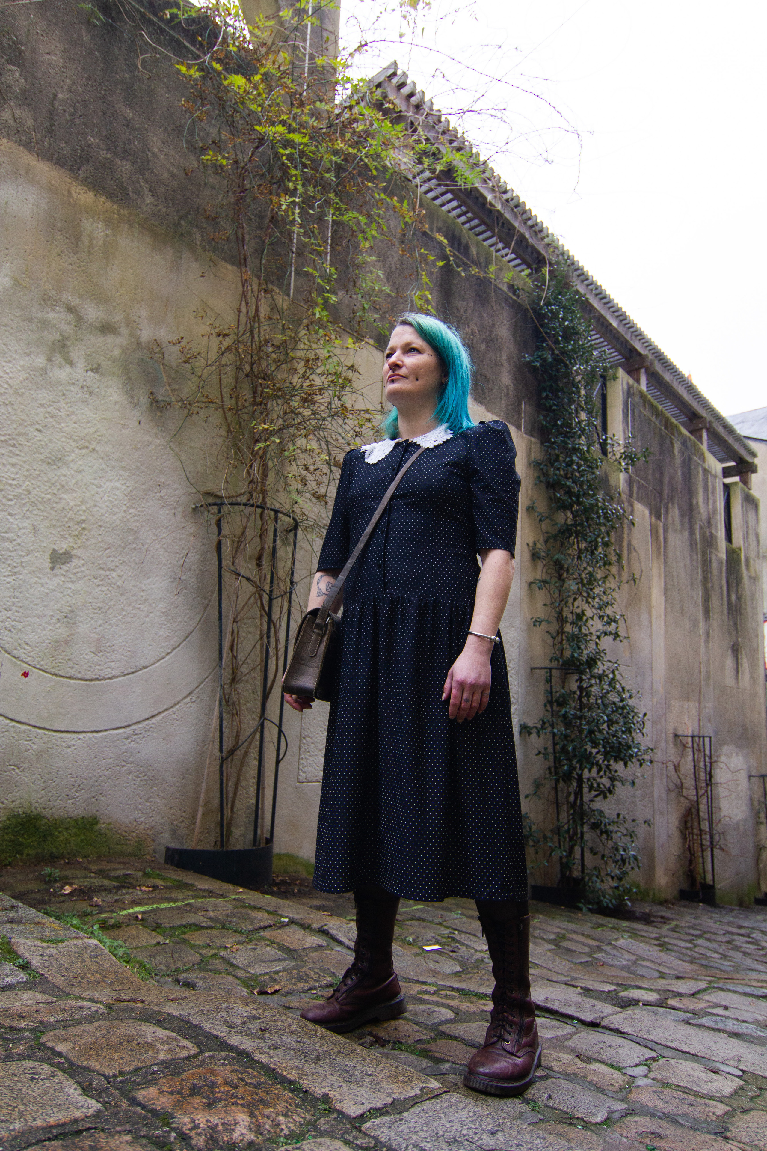 Ronin Friperie. Photographe professionnelle à Poitiers, Tours et Châtellerault | Studio photo entre Poitiers et Tours – portraits, familles, entreprises, ma