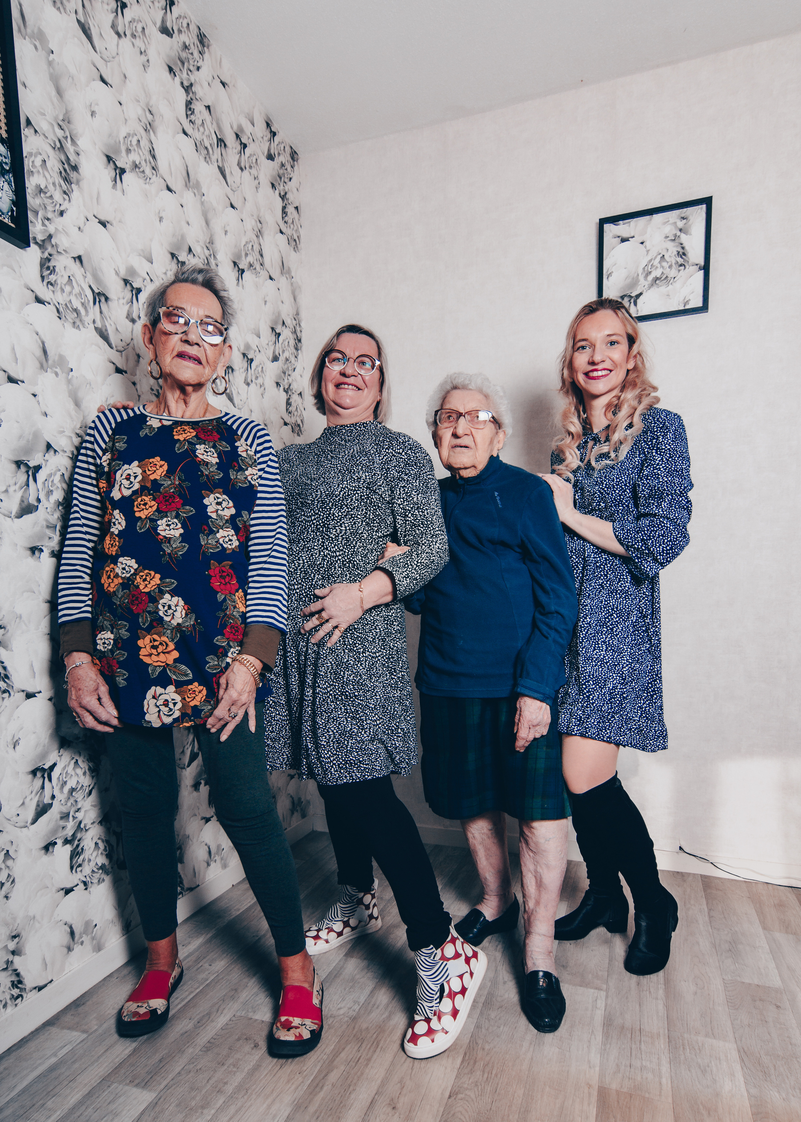 5 generations. Photographe professionnelle à Poitiers, Tours et Châtellerault | Studio photo entre Poitiers et Tours – portraits, familles, entreprises, ma