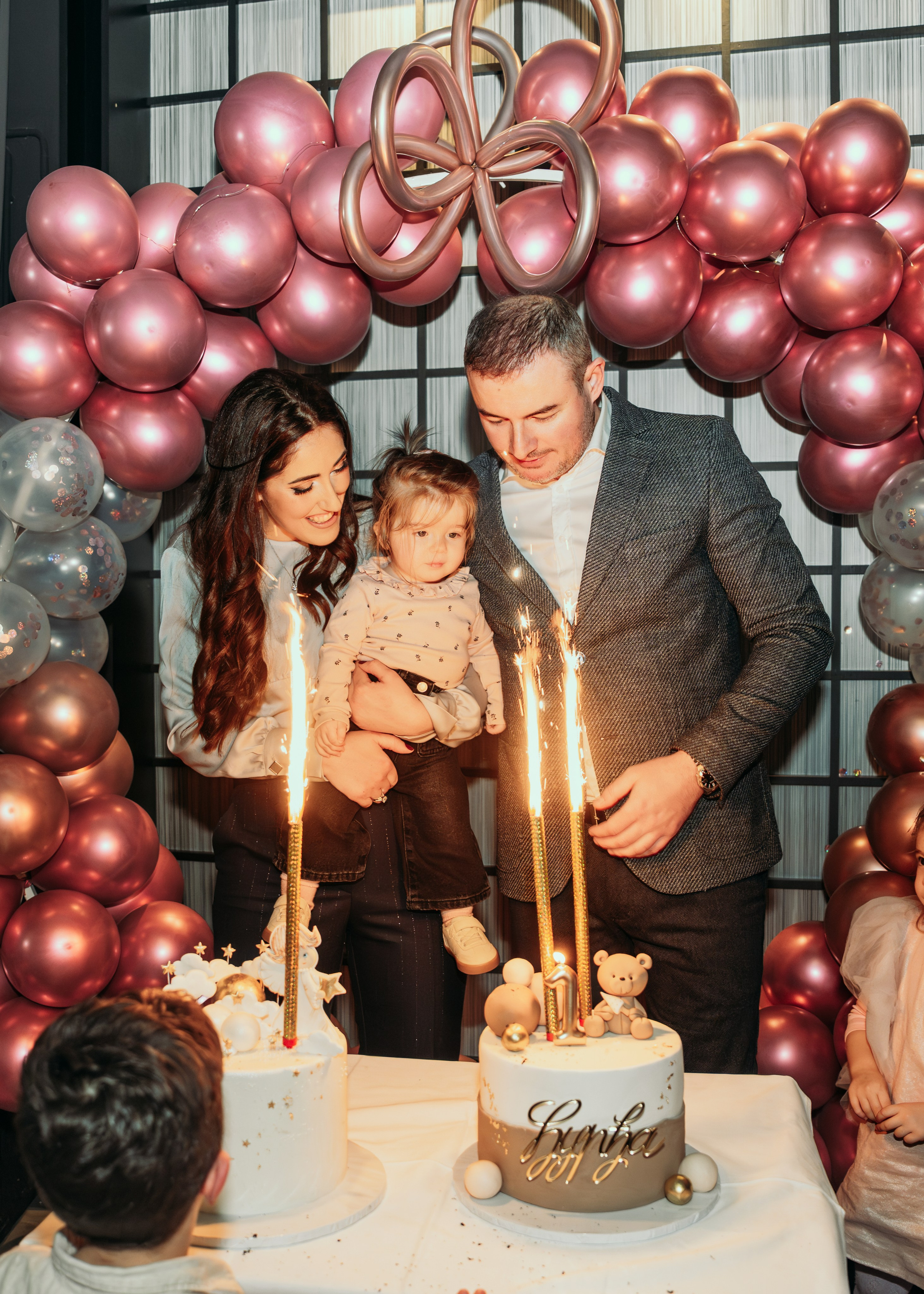 FOTOGRAFISANJE ROĐENDANA. DEČIJI FOTOGRAF BEOGRAD|NOVOGODISNJE FOTOGRAFISANJE|CAKE SMASH