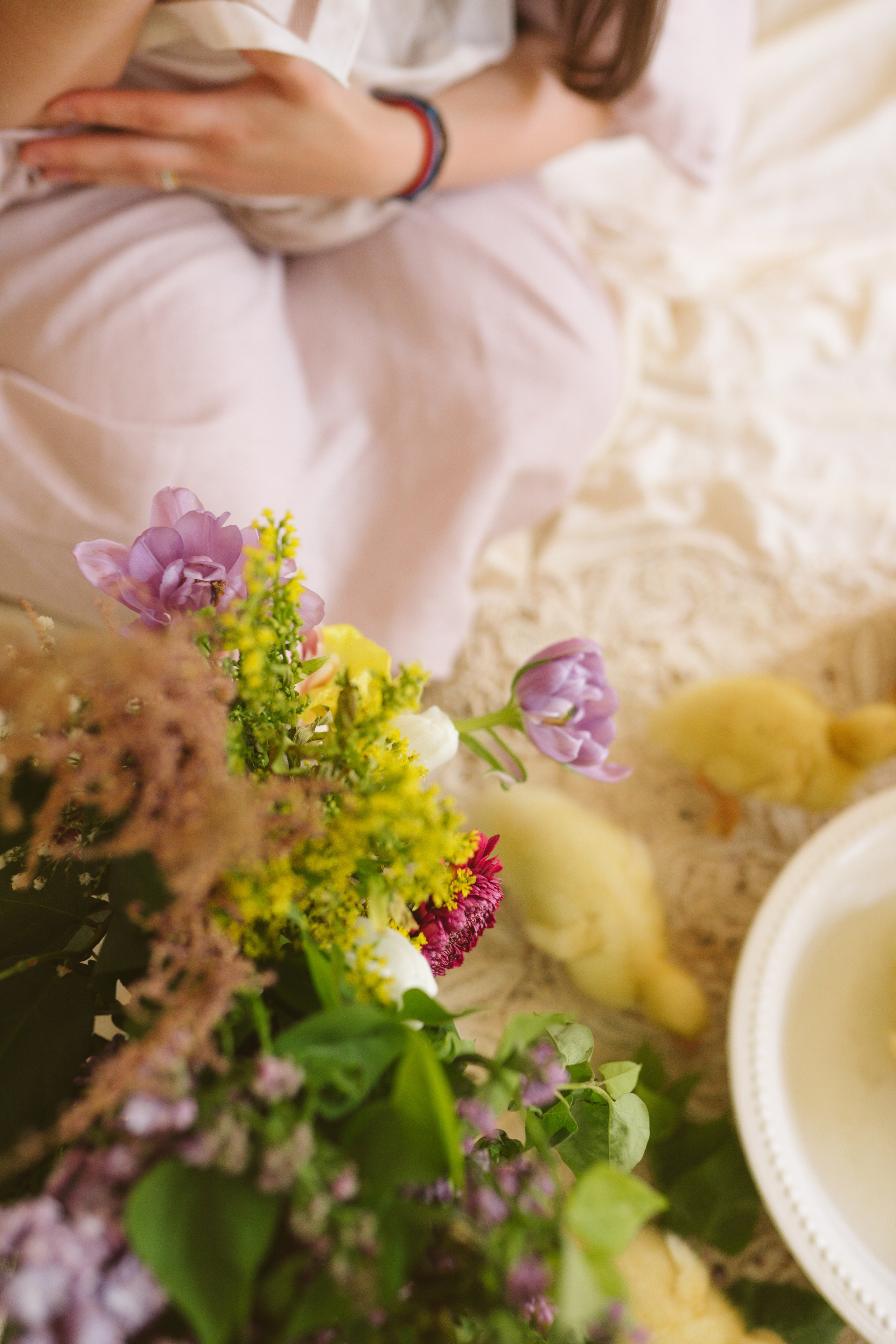 Ședințe Foto de Paște Brașov: Gălbenuș | Mădălina Beda. Madalina Beda- Artist vizual, fotograf, doula la nastere, consultant babywearing Brasov si in toata tara