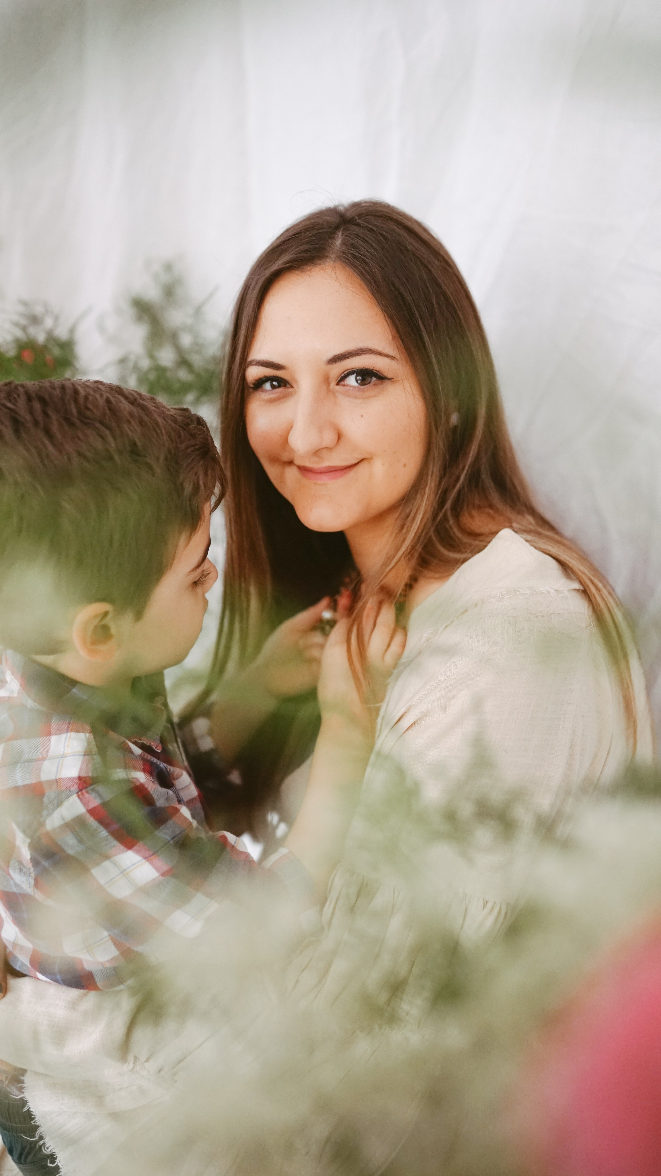 Ședințe Foto Primăvara Colorată Brașov | Mădălina Beda. Madalina Beda- Artist vizual, fotograf, doula la nastere, consultant babywearing Brasov si in toata tara