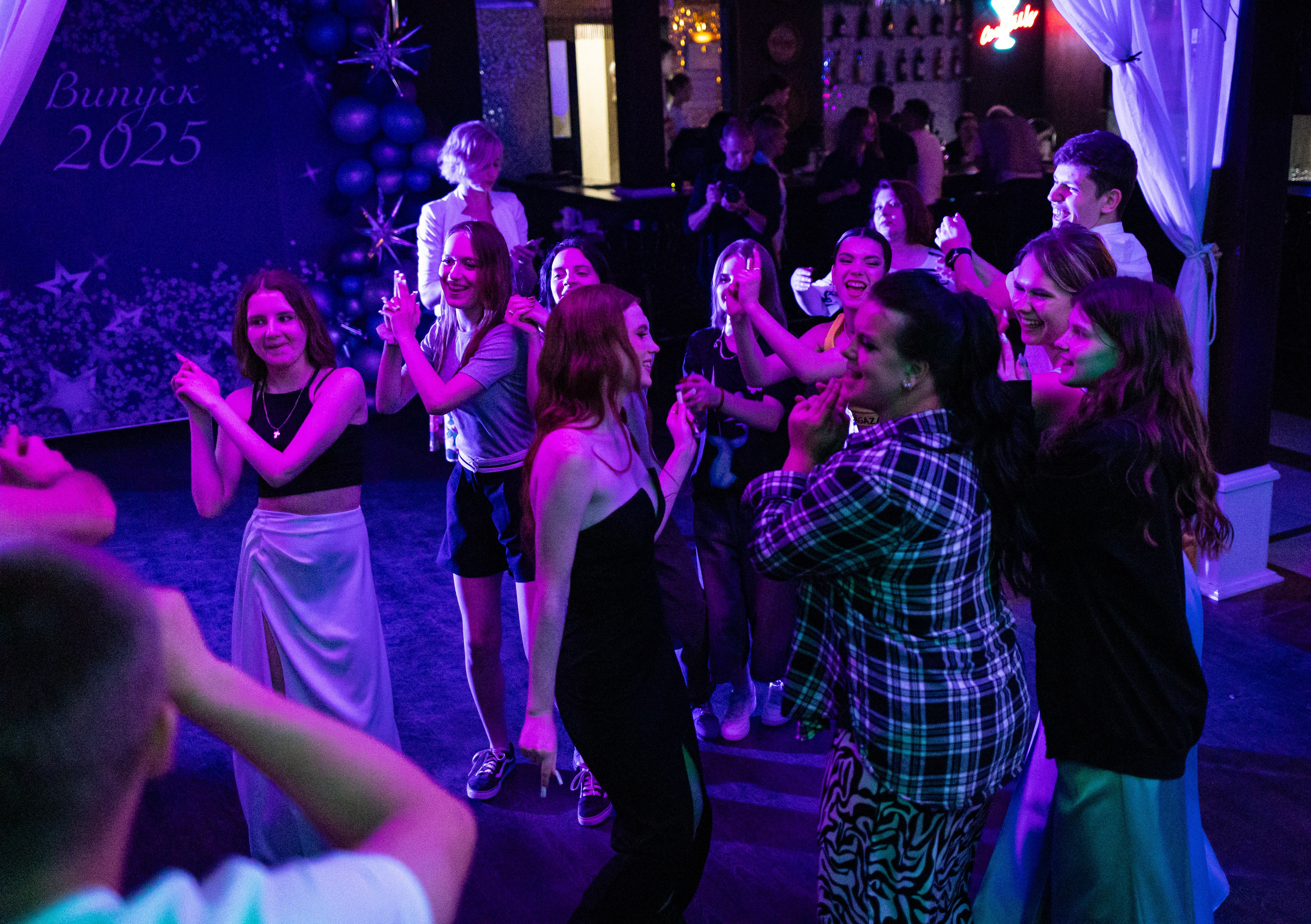 Пример фотосессии последний звонок и выпускной 11А, все в куче по очереди