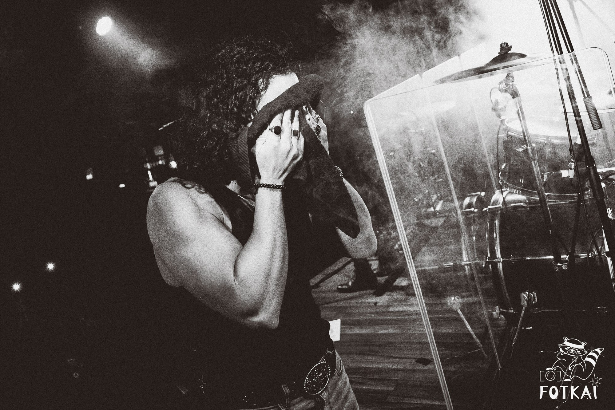 DENISDENIS — reportaje fotográfico del concierto en la Sala Marearock (Alicante) | FOTKAI