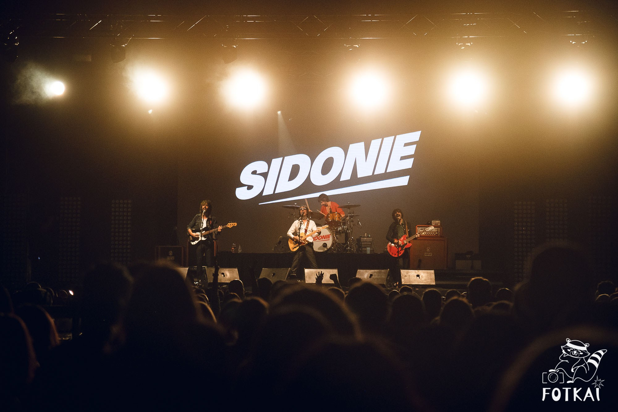 Sidonie en Torrevieja 2025 – Fotos del concierto y reportaje completo | FOTKAI