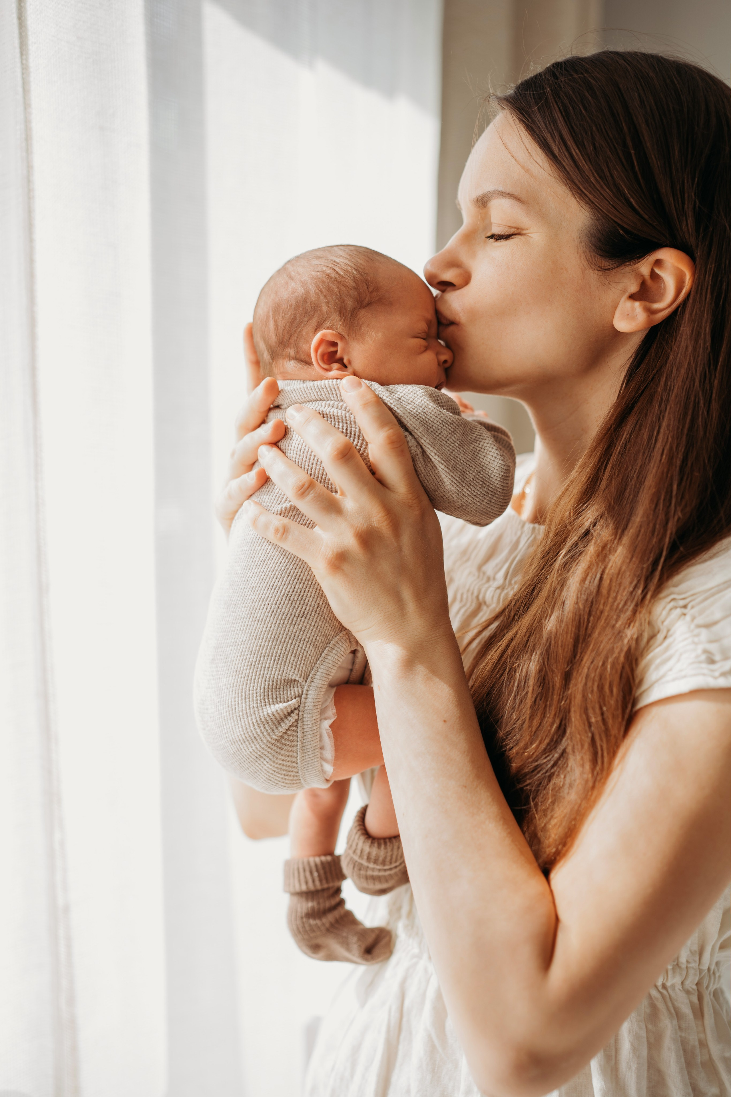 Лео и Соня (10 дней и 5 лет). Фотограф новорожденных и детей первого года Евгения Михалькевич