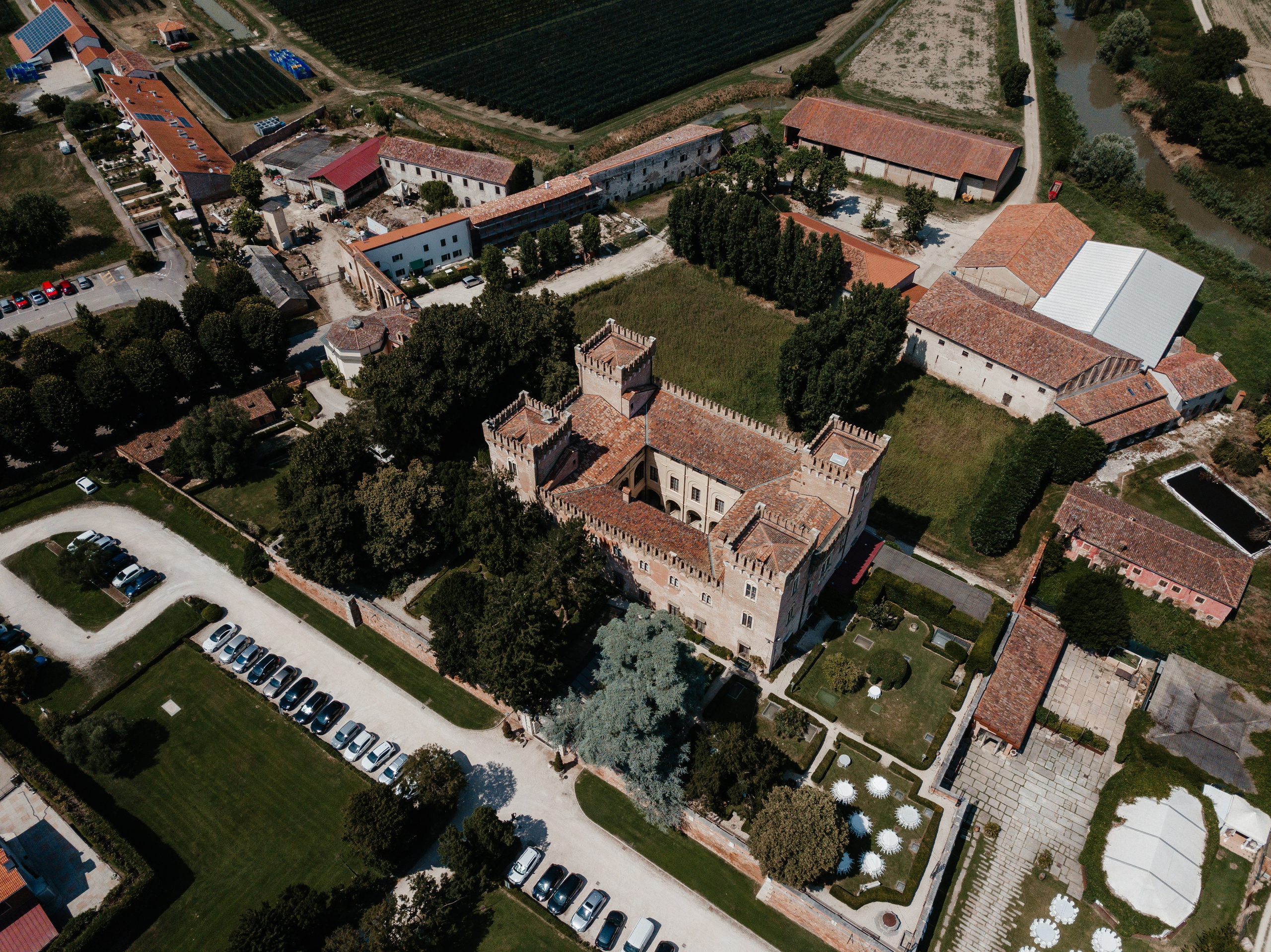 Enrico & Gislaine, Location: Castel Bevilacqua