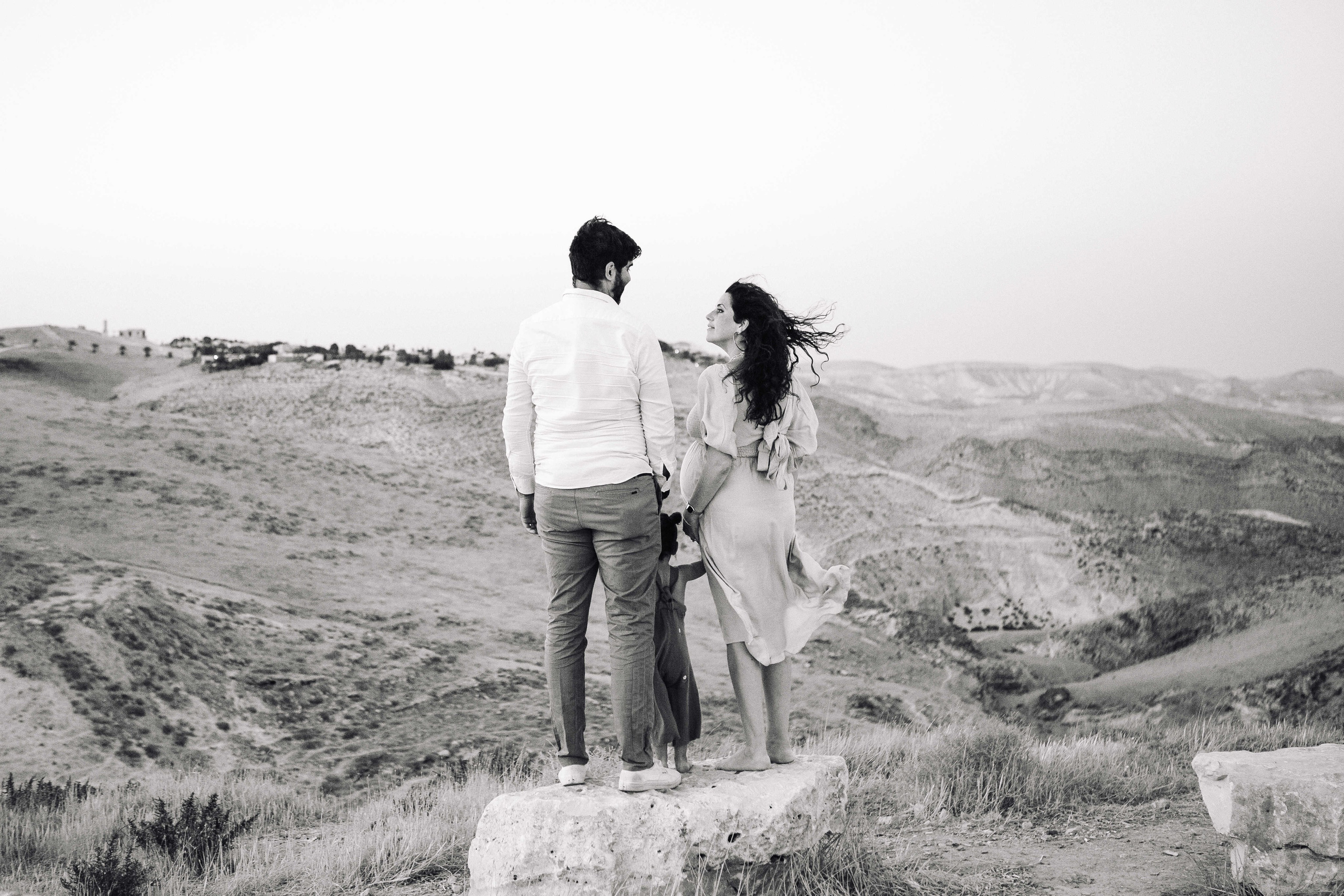 PREGNANT PHOTOSESSION IN THE DESERT. PHOTOGRAPHER IN ISRAEL