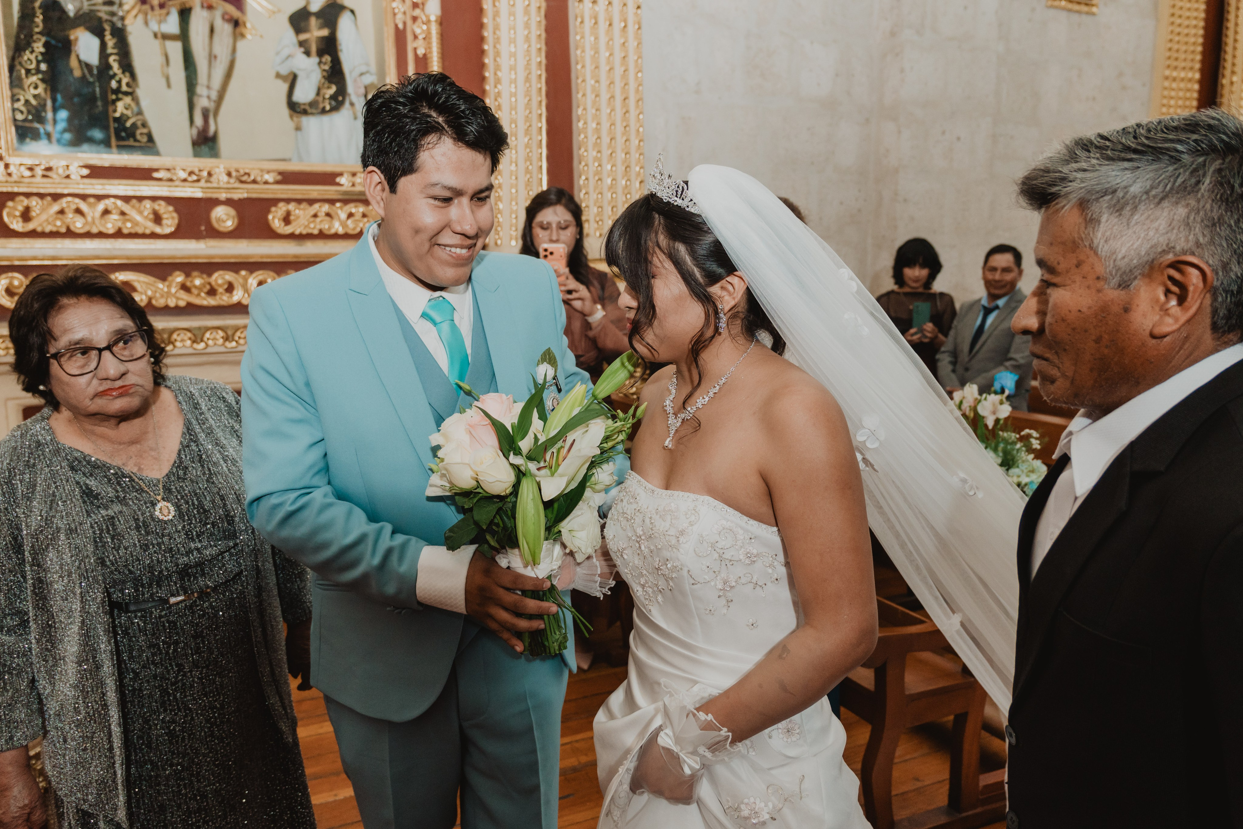 STEISY + EMMANUEL | BODA RELIGIOSA. Studio KVTA | Fotografía y Video de Bodas en Arequipa