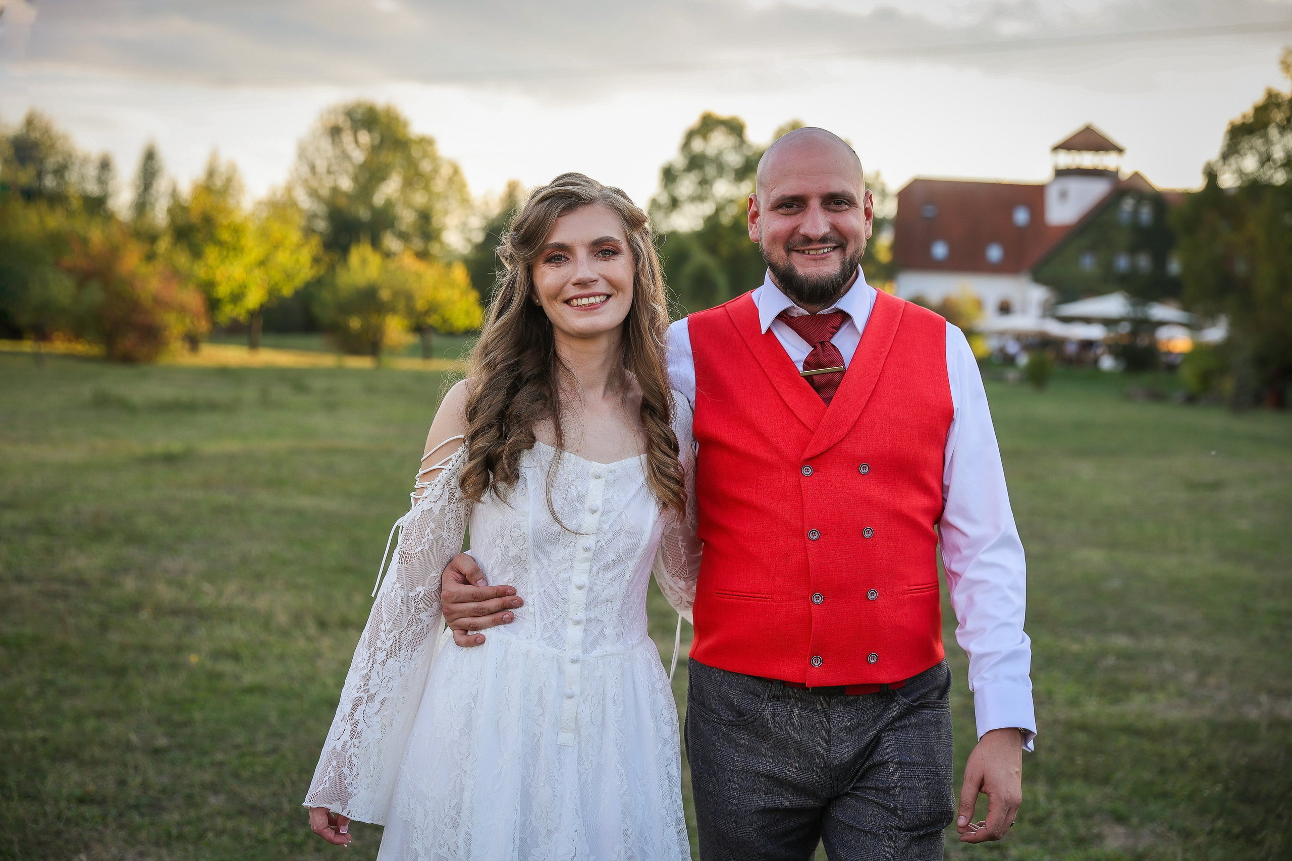 Orsi & Remus, eleganță în inima Transilvaniei. Rares Bucur is a professional wedding photographer based in Cluj-Napoca, Romania, specializing in wedding photography