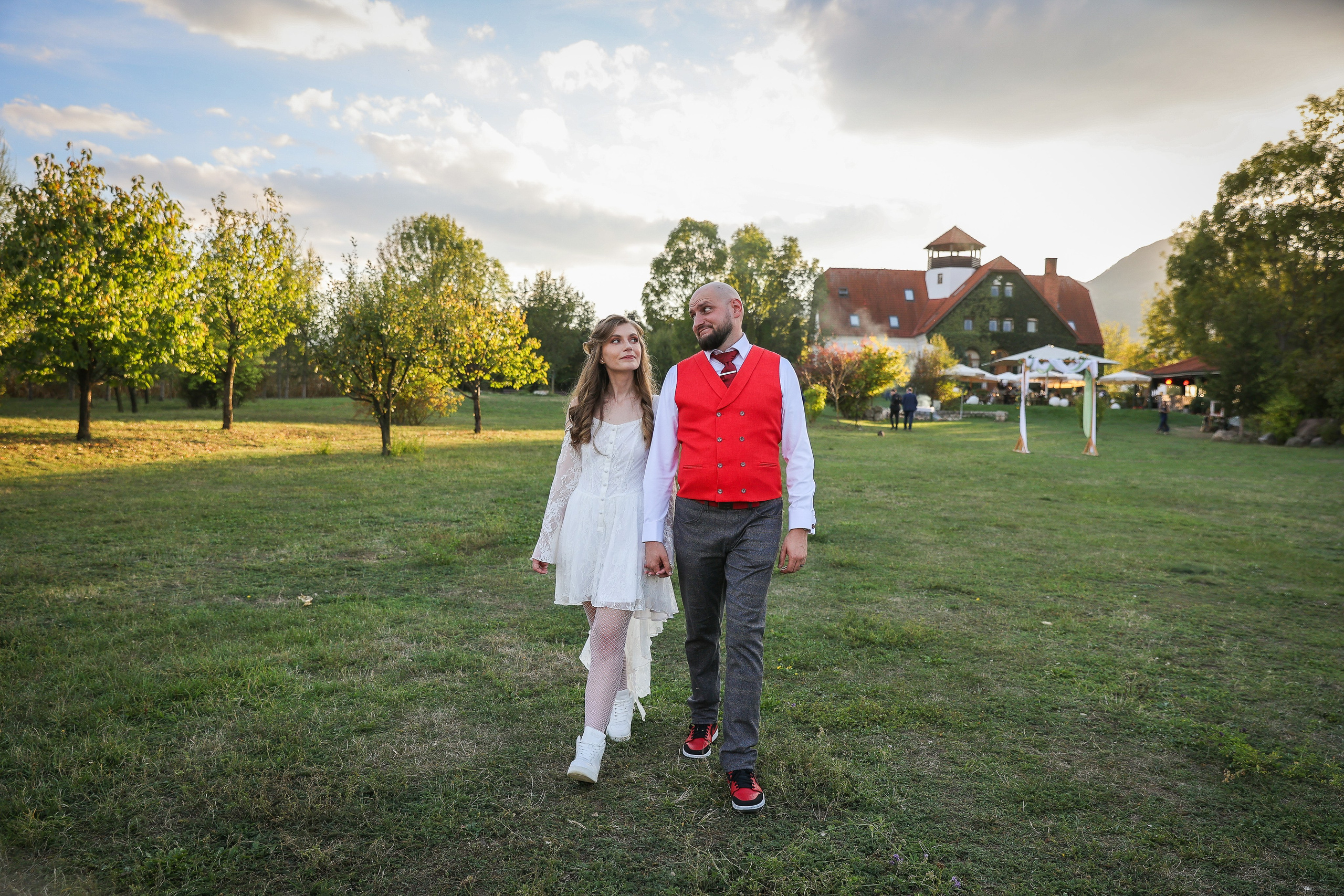 Orsi & Remus, eleganță în inima Transilvaniei. Rares Bucur is a professional wedding photographer based in Cluj-Napoca, Romania, specializing in wedding photography