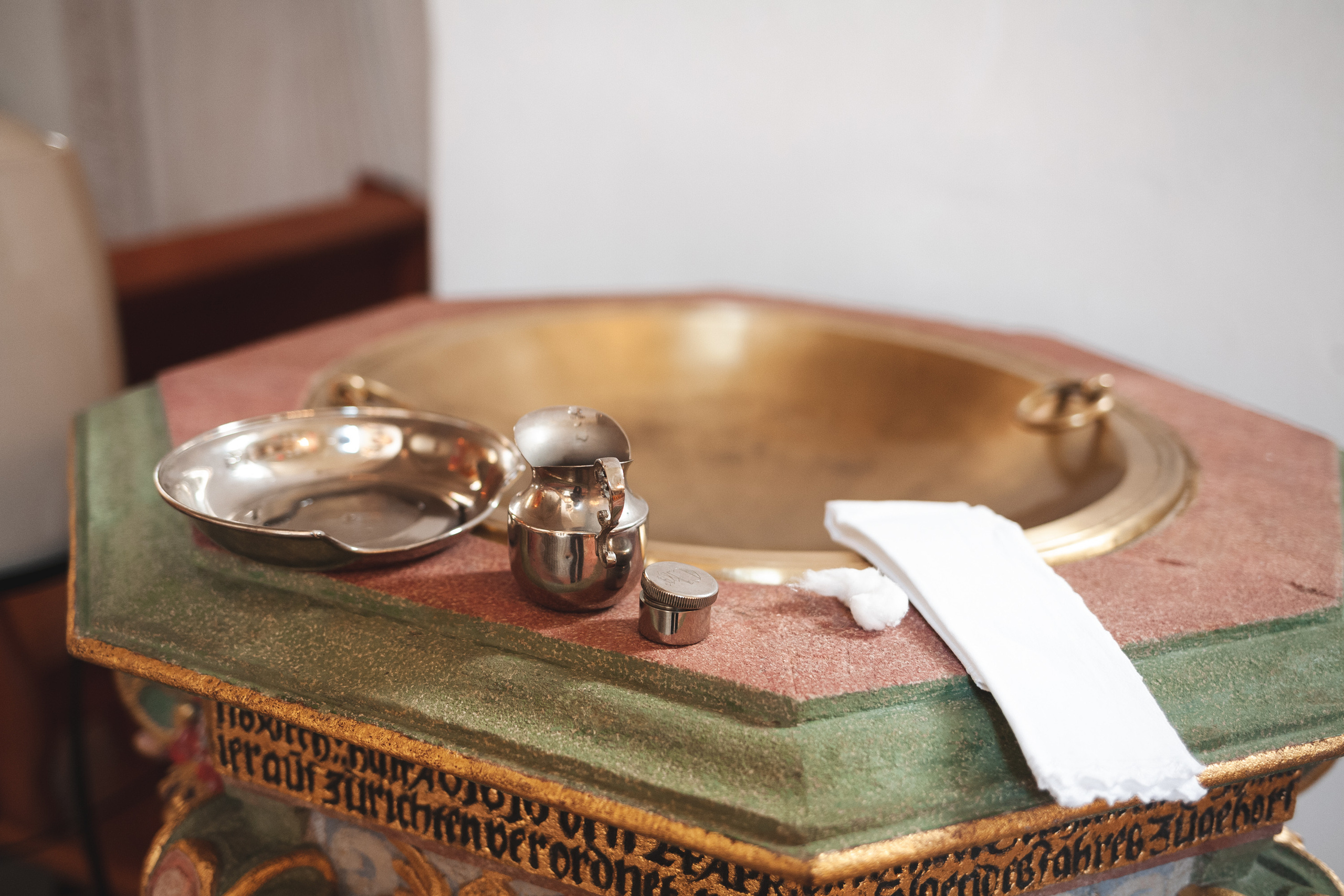 Chrzest dziecięcy Kościół Piotrowice | Fotograf we Wroclawiu. Dimitri Ilkov Photography — Capturing Life’s Moments in Edmonton, Cana