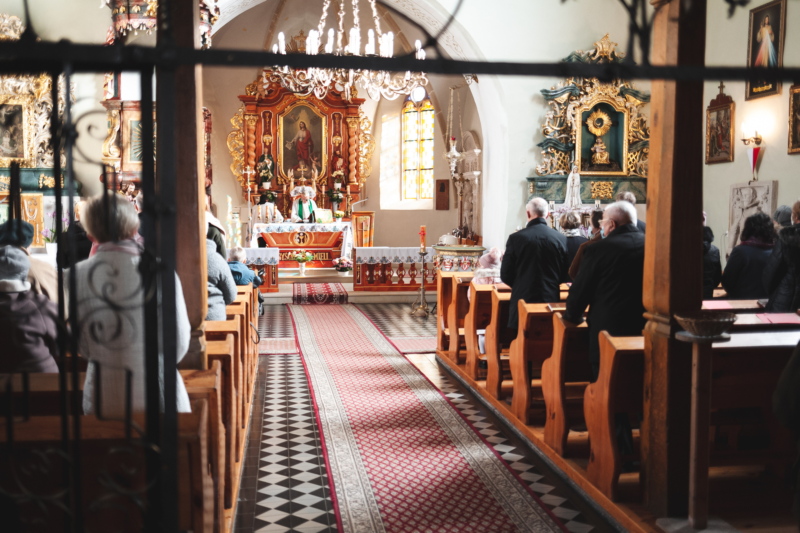 Chrzest dziecięcy Kościół Piotrowice | Fotograf we Wroclawiu. Dimitri Ilkov Photography — Capturing Life’s Moments in Edmonton, Cana