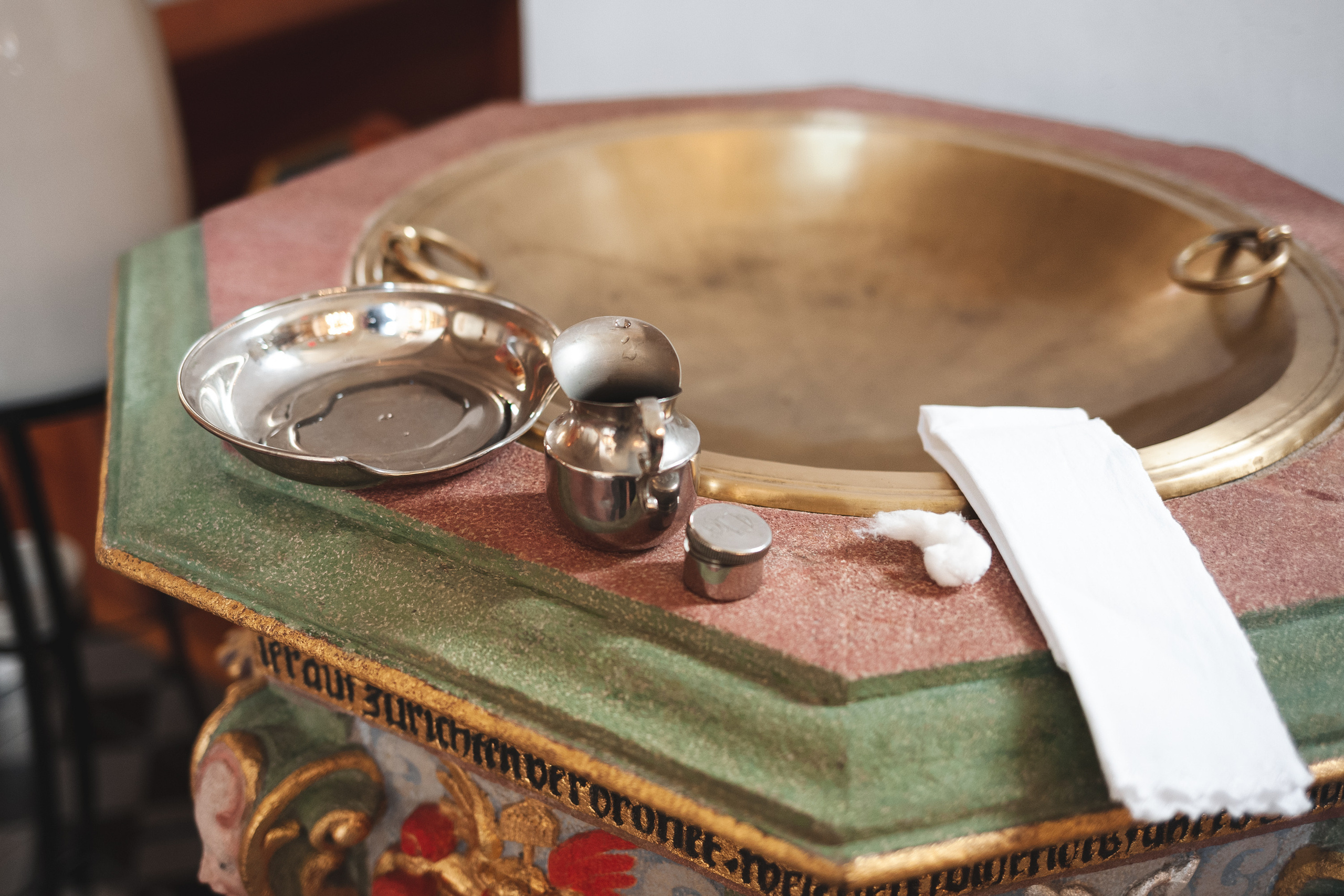 Chrzest dziecięcy Kościół Piotrowice | Fotograf we Wroclawiu. Dimitri Ilkov Photography — Capturing Life’s Moments in Edmonton, Cana