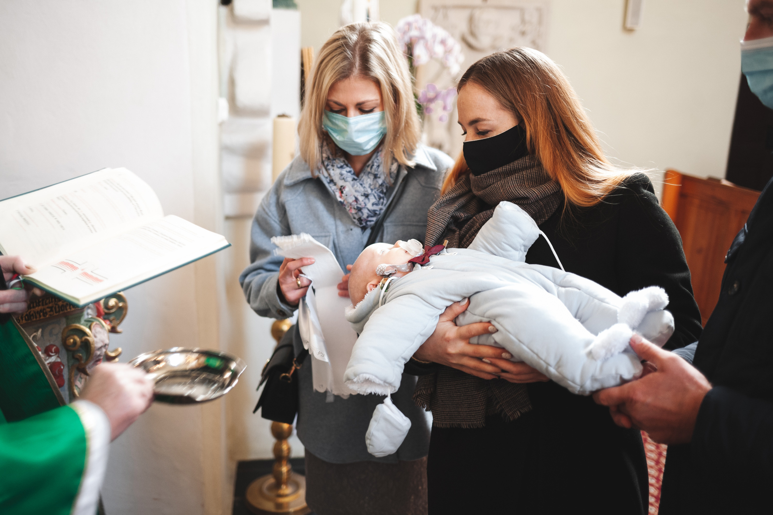 Chrzest dziecięcy Kościół Piotrowice | Fotograf we Wroclawiu. Dimitri Ilkov Photography — Capturing Life’s Moments in Edmonton, Cana