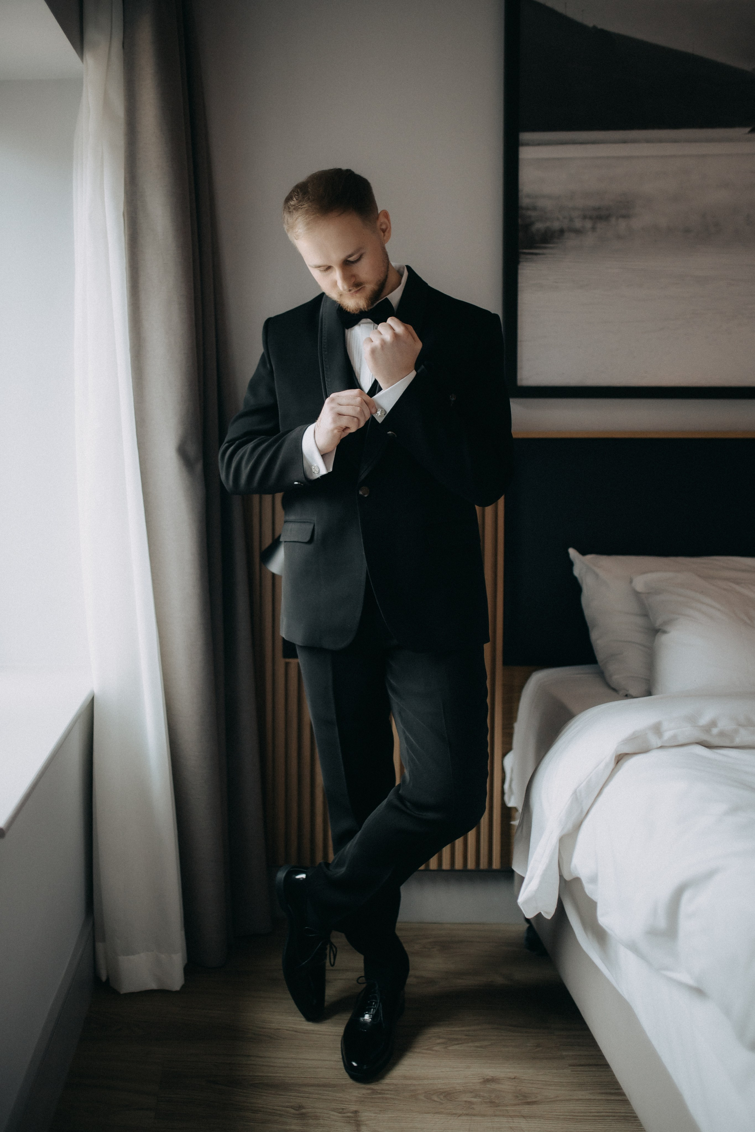 Ayushi and Tomasz. Wedding and Portrait Photographer Evie Moon