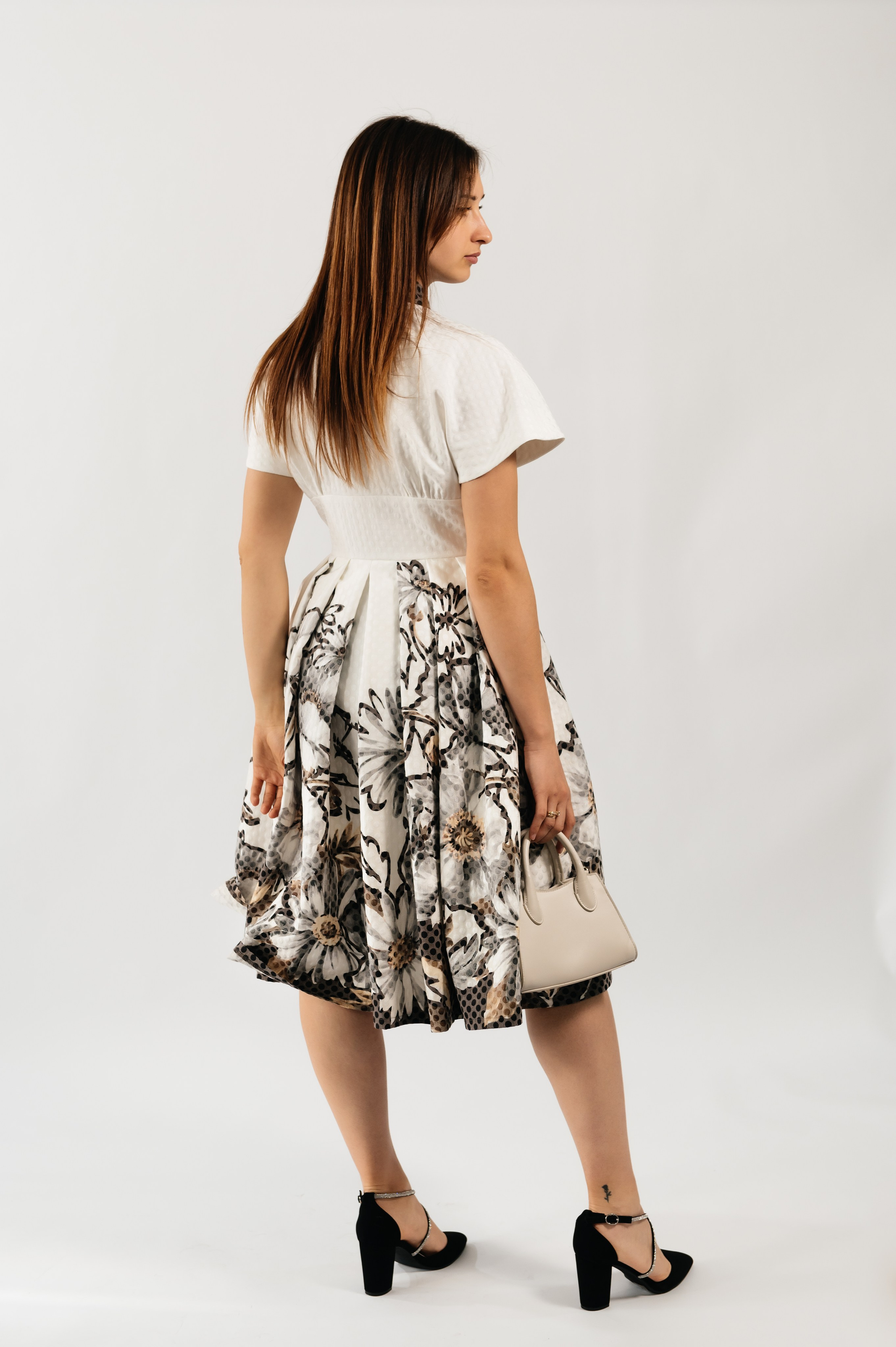 Rochie cu pliuri. Designer vestimentar: elaborarea, proiectarea și confectionare…