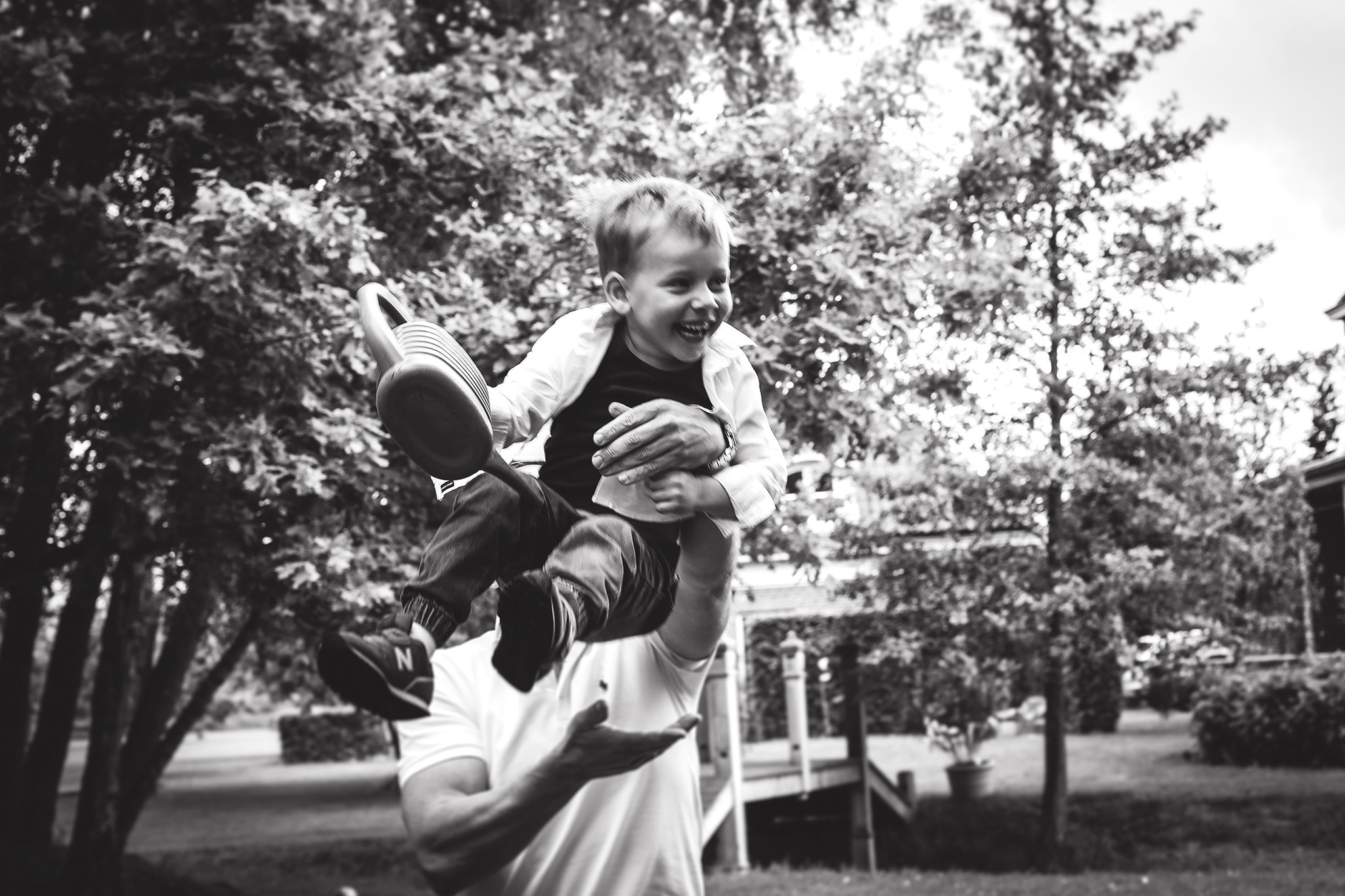 Catch me if you can!. Amina Gunenc - bruiloft- en familie fotograaf in Nederland