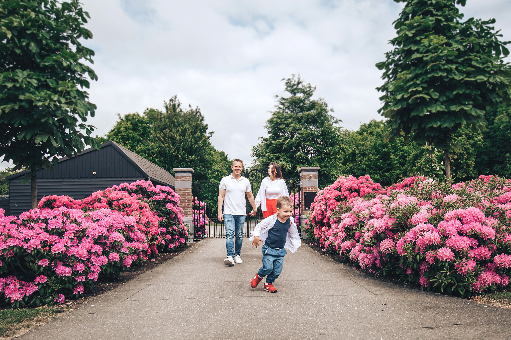 Catch me if you can!. Amina Gunenc - bruiloft- en familie fotograaf in Nederland