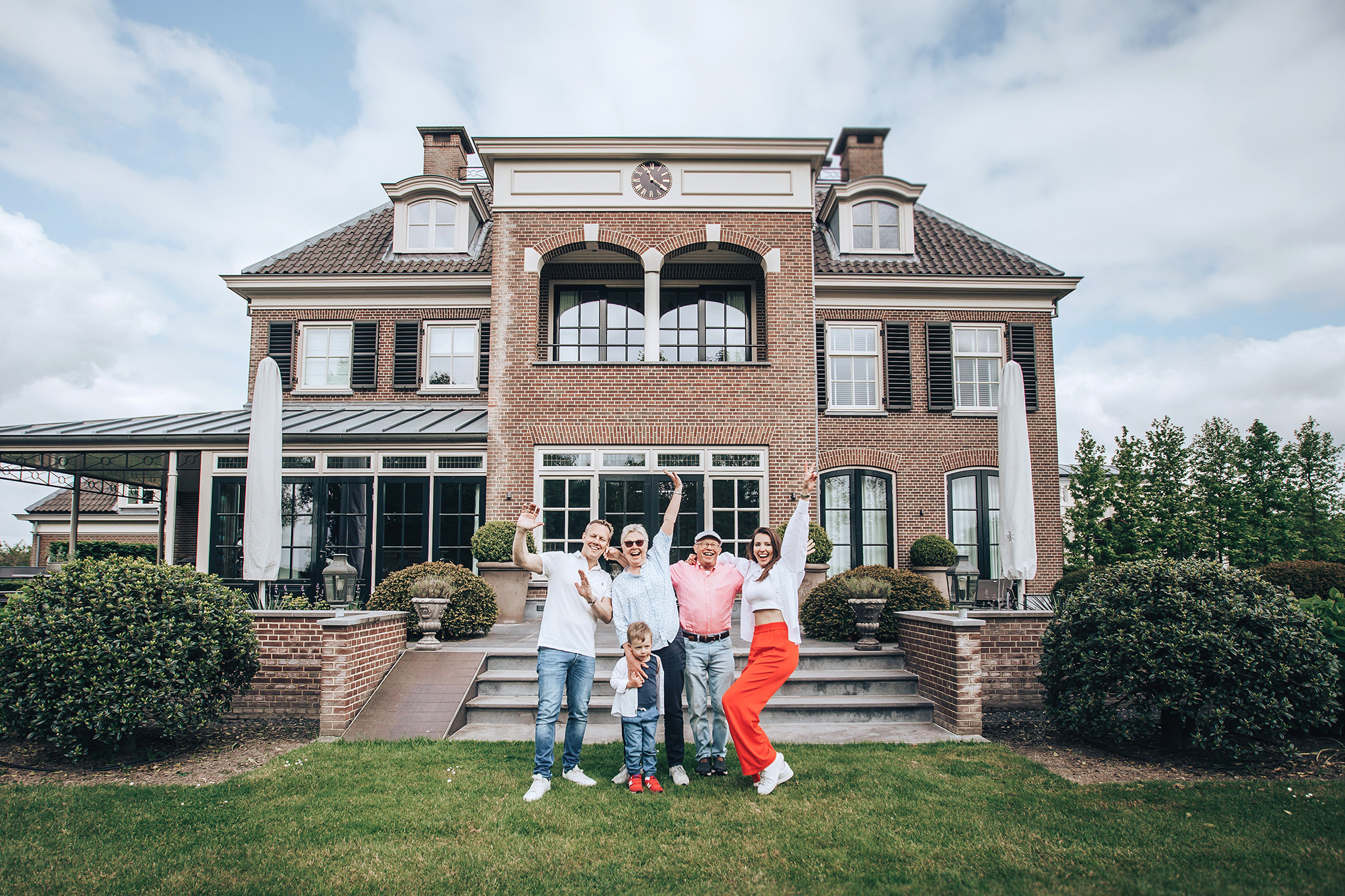 Catch me if you can!. Amina Gunenc - bruiloft- en familie fotograaf in Nederland