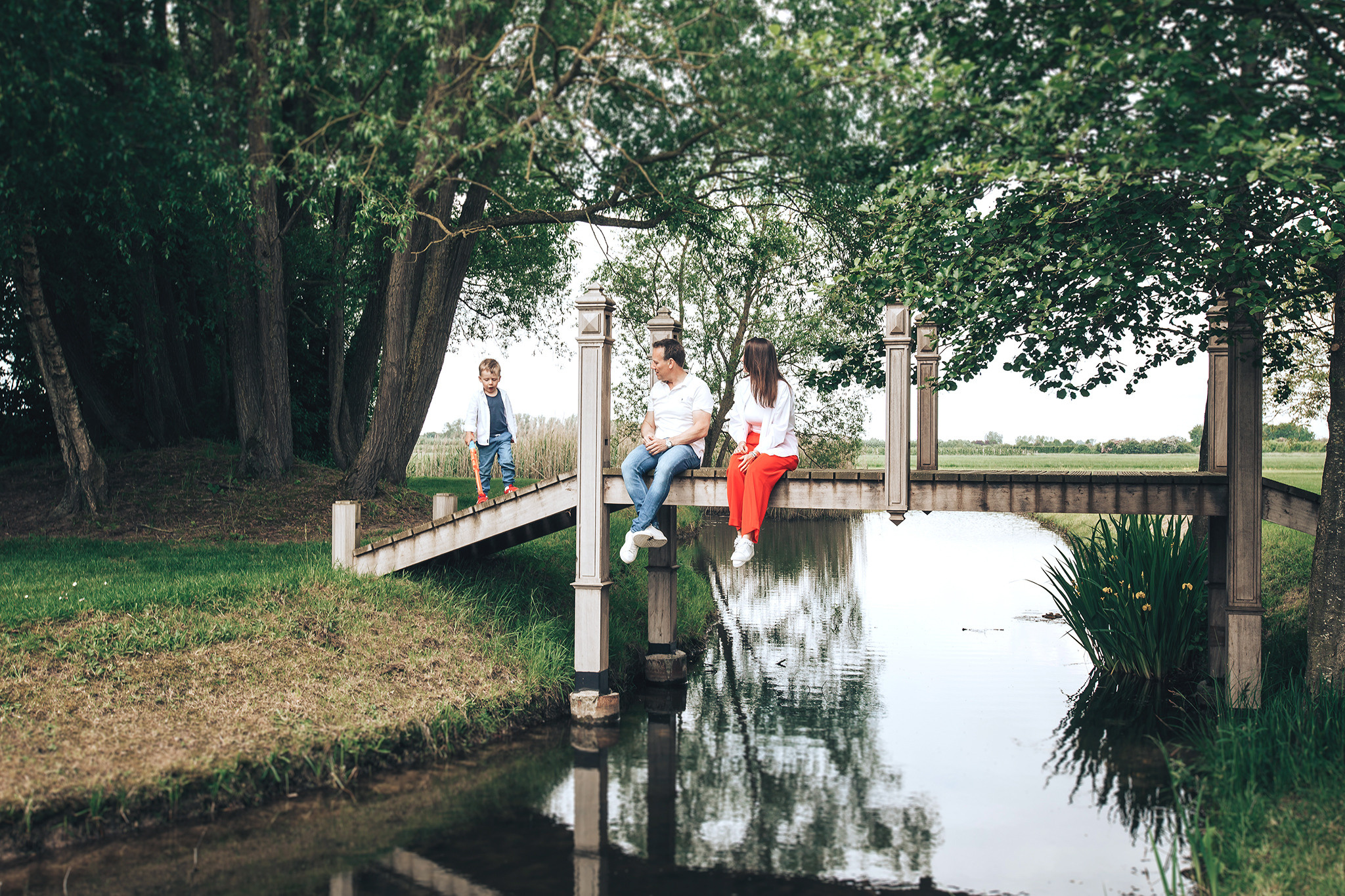Catch me if you can!. Amina Gunenc - bruiloft- en familie fotograaf in Nederland