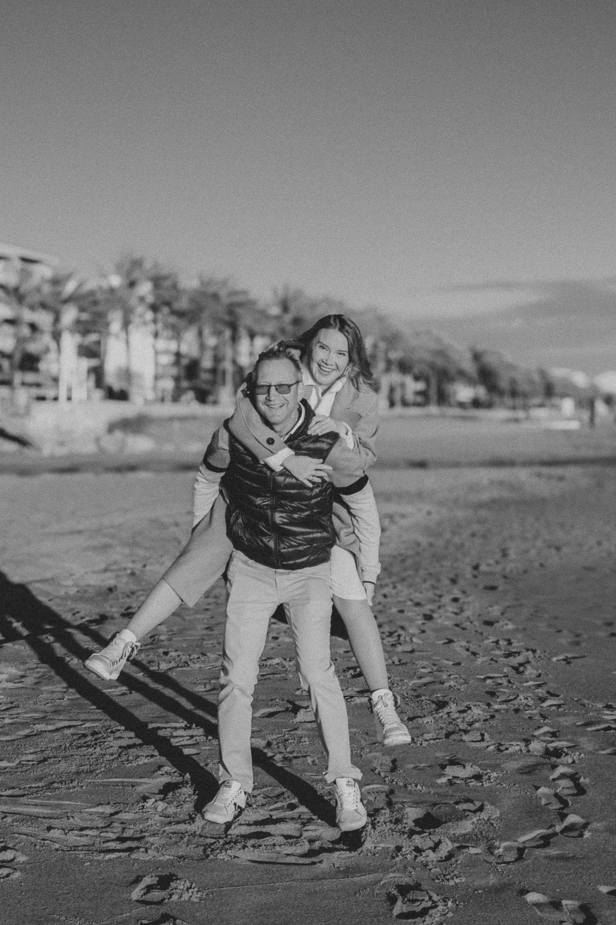 Sesión familiar en Navidad. Fotografía profesional en Calafell - Elena Medvedeva