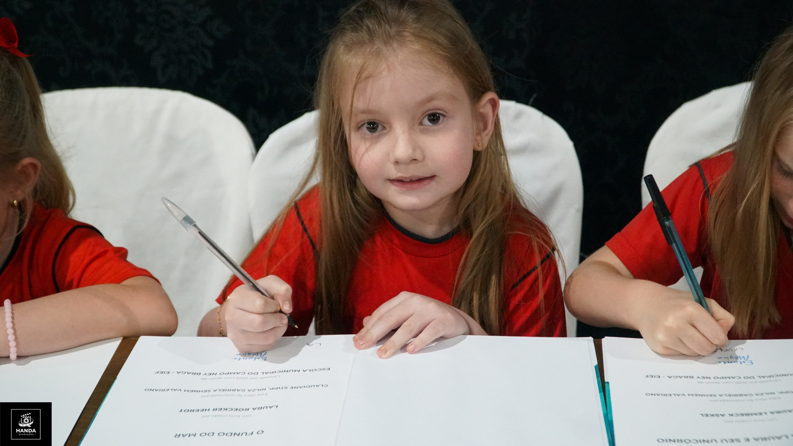 Noite autógrafos colégio Aurélio Buarque de Holanda. Handa Produções