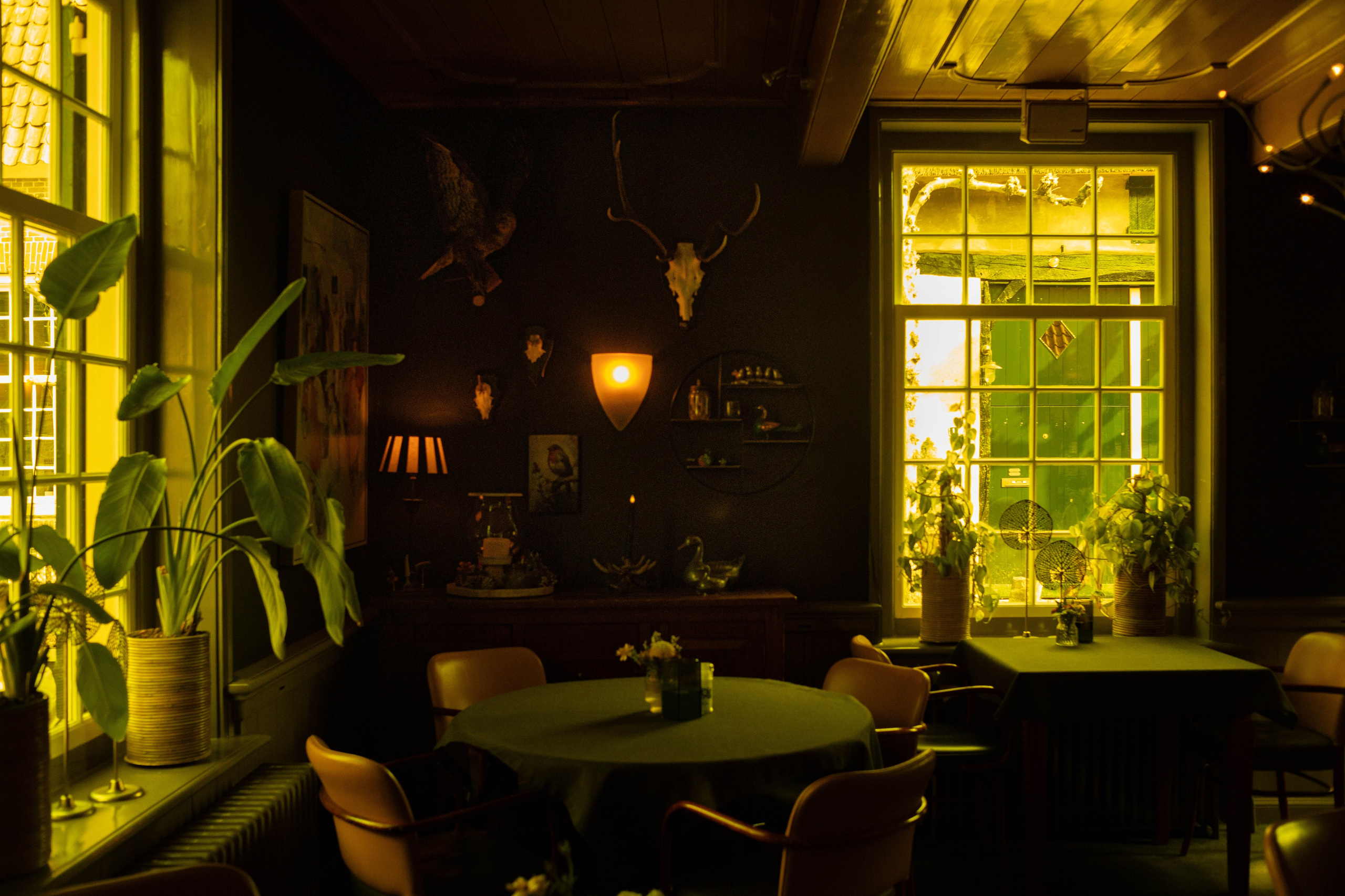 Het Wapen van Bronkhorst Cafe Restraurant. Lero Photographer and a set designer|individual custom portrait and advertising photography in Zutphen