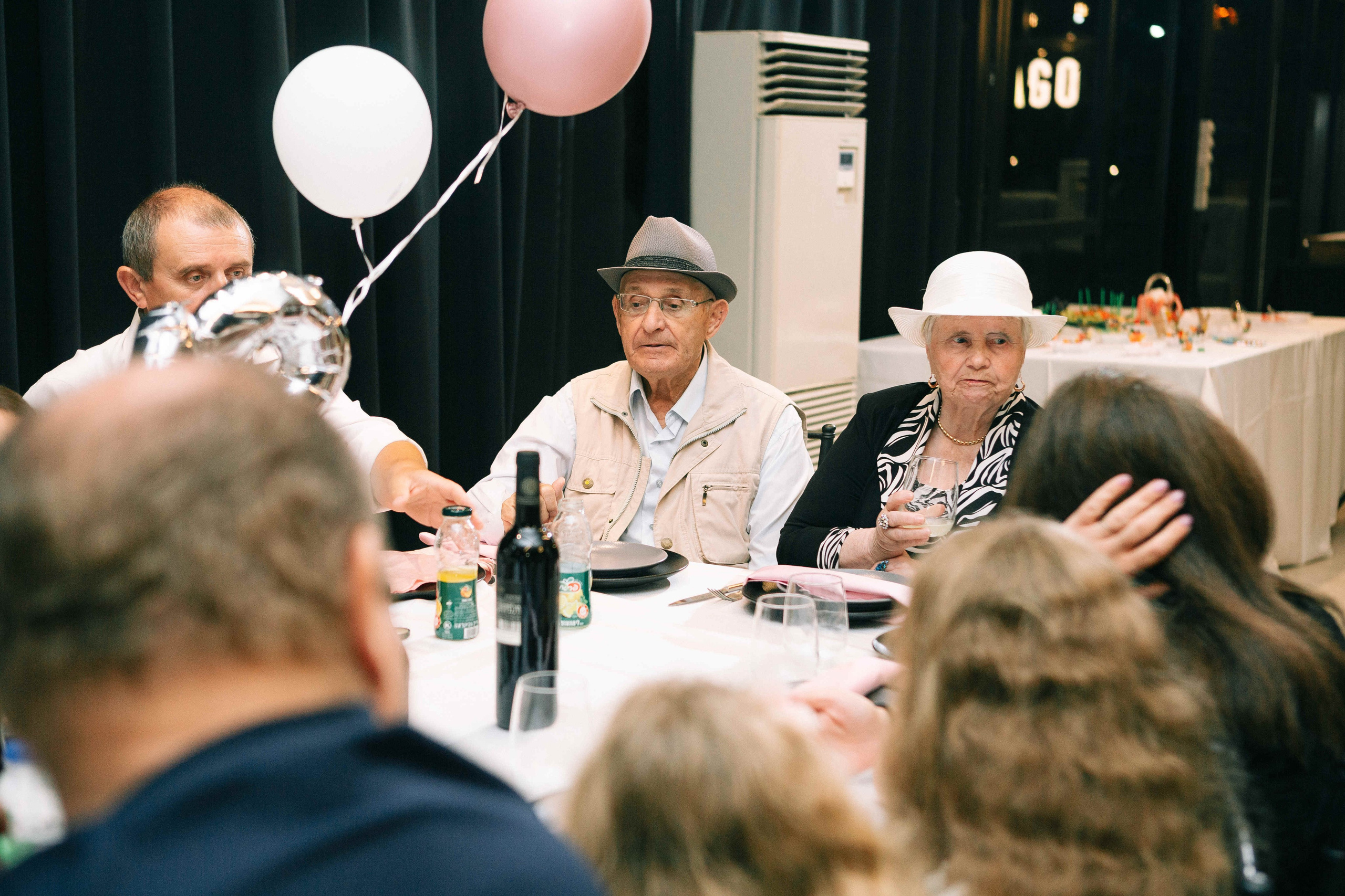 PARTY WITH FRIENDS. Https://shi-photo.com/