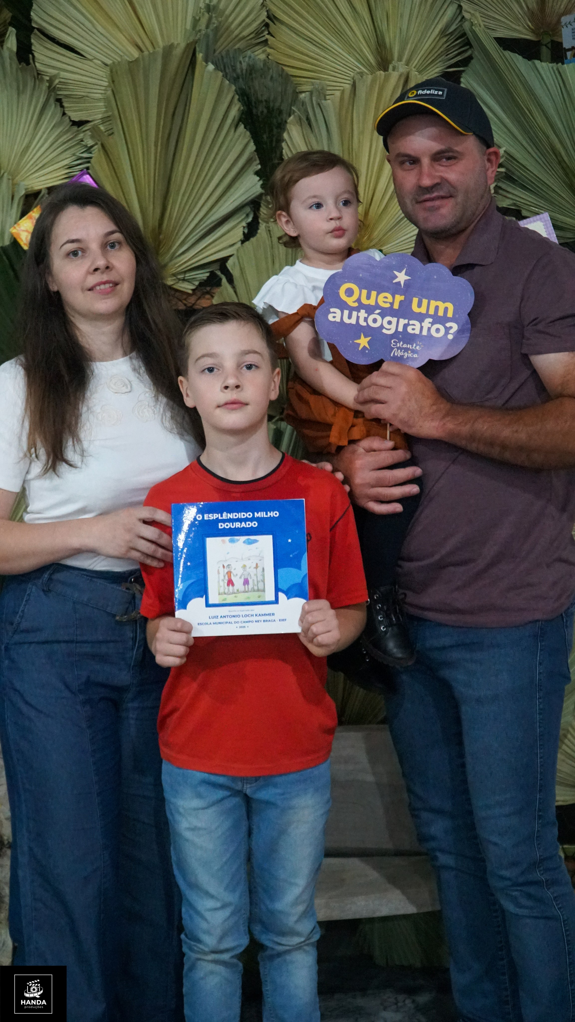 Noite autógrafos colégio Aurélio Buarque de Holanda. Handa Produções