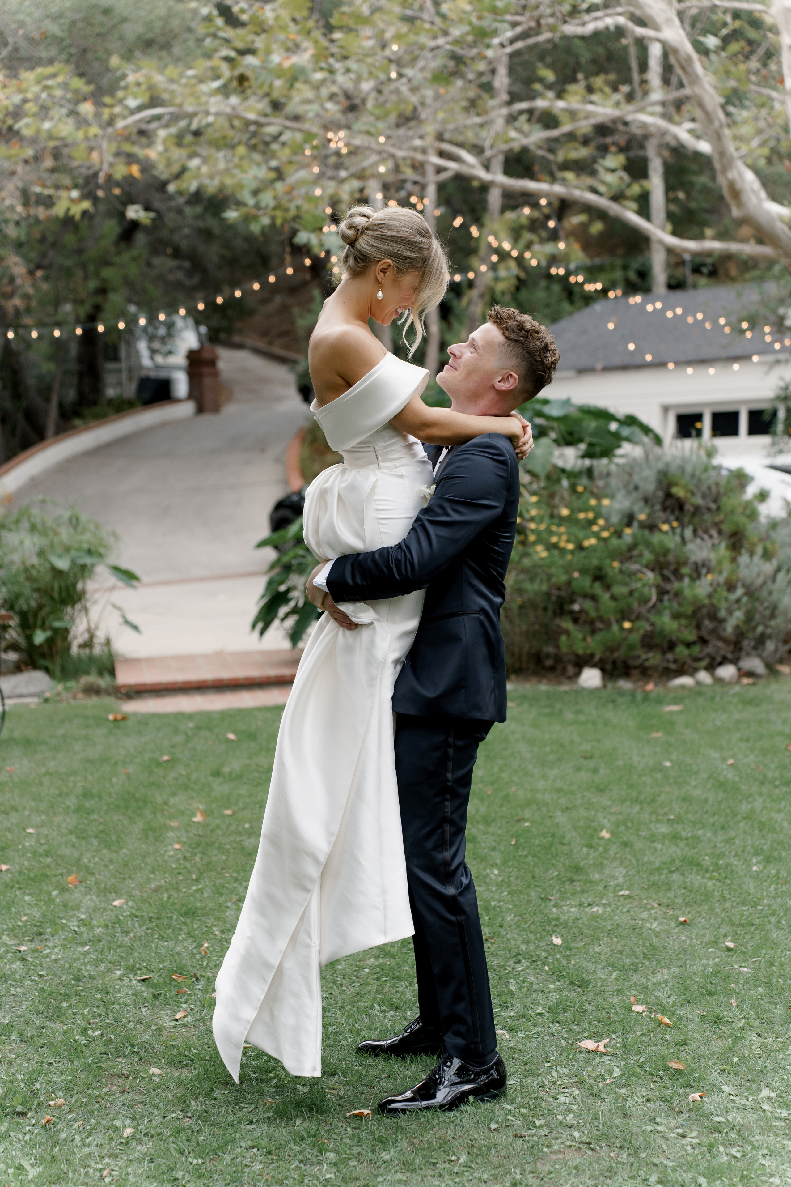 Anna and Joe’s Cozy Backyard Wedding with Jewish Traditions. Wedding photographer and videographer New York | New Jersey