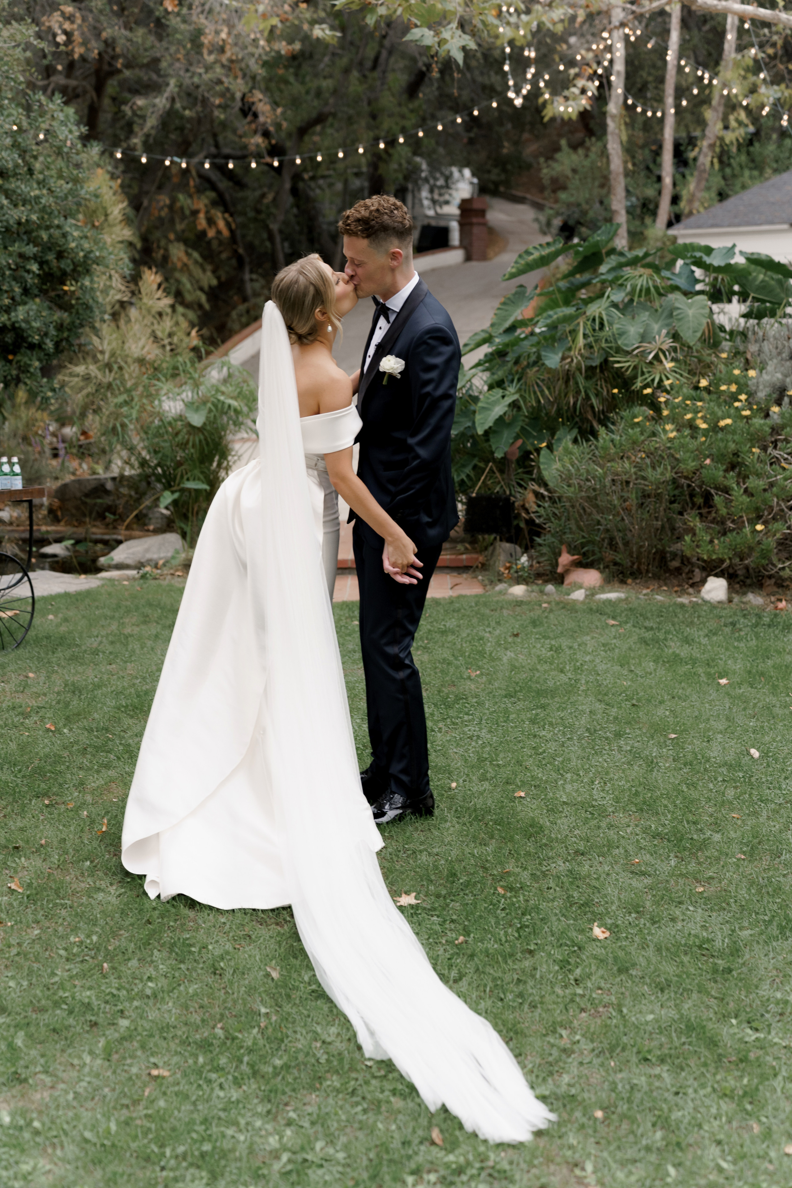 Anna and Joe’s Cozy Backyard Wedding with Jewish Traditions. Wedding photographer and videographer New York | New Jersey