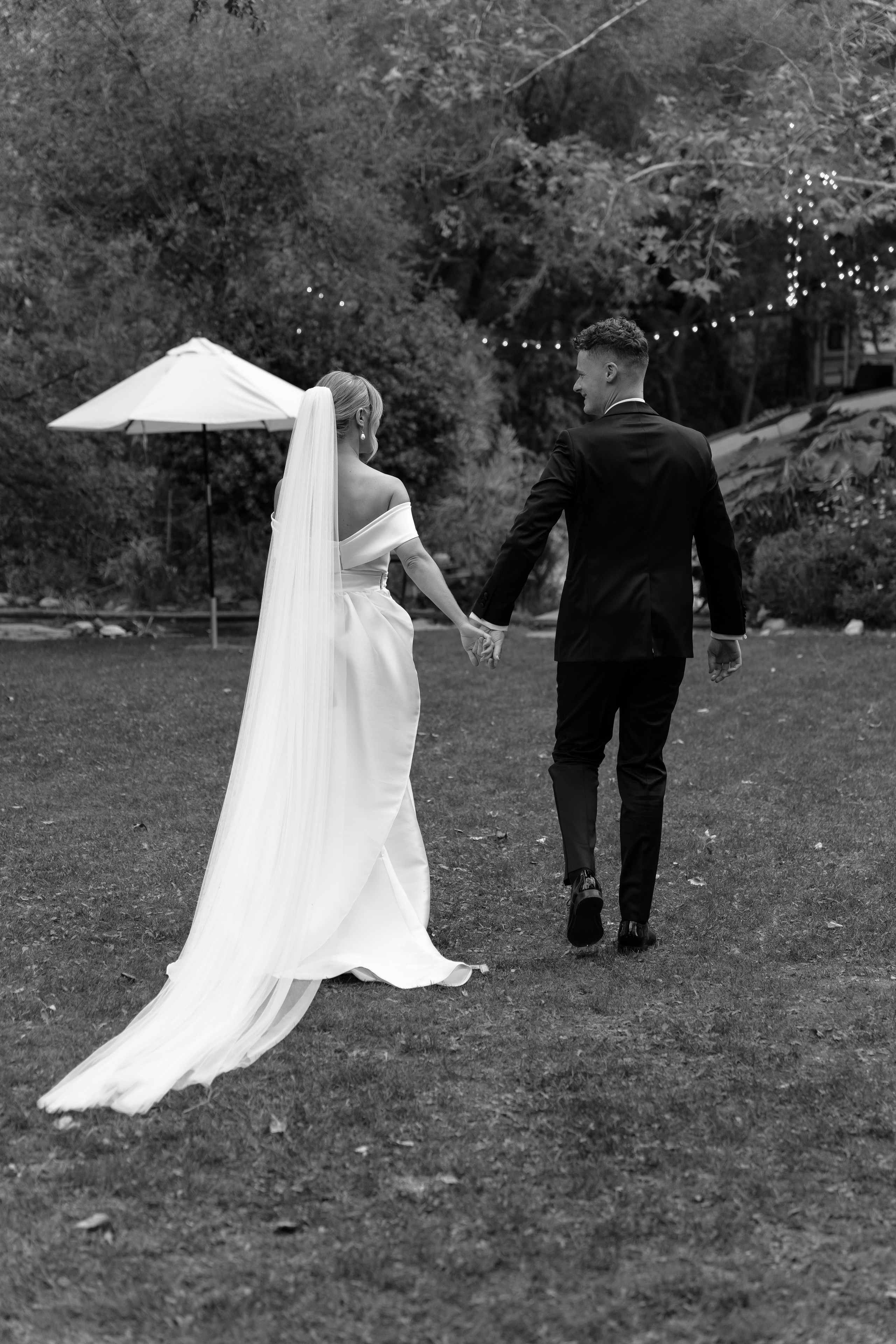 Anna and Joe’s Cozy Backyard Wedding with Jewish Traditions. Wedding photographer and videographer New York | New Jersey