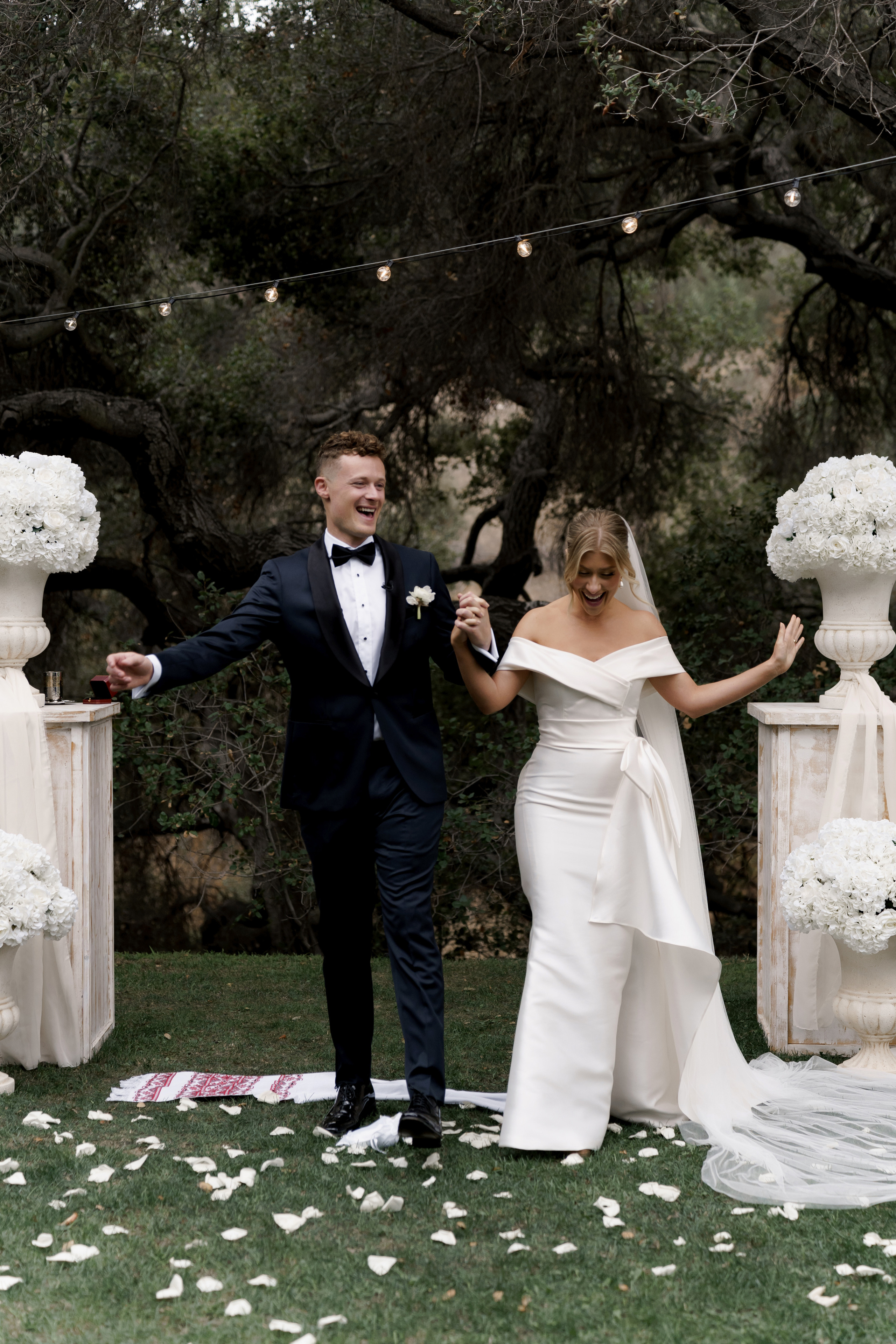 Anna and Joe’s Cozy Backyard Wedding with Jewish Traditions. Wedding photographer and videographer New York | New Jersey