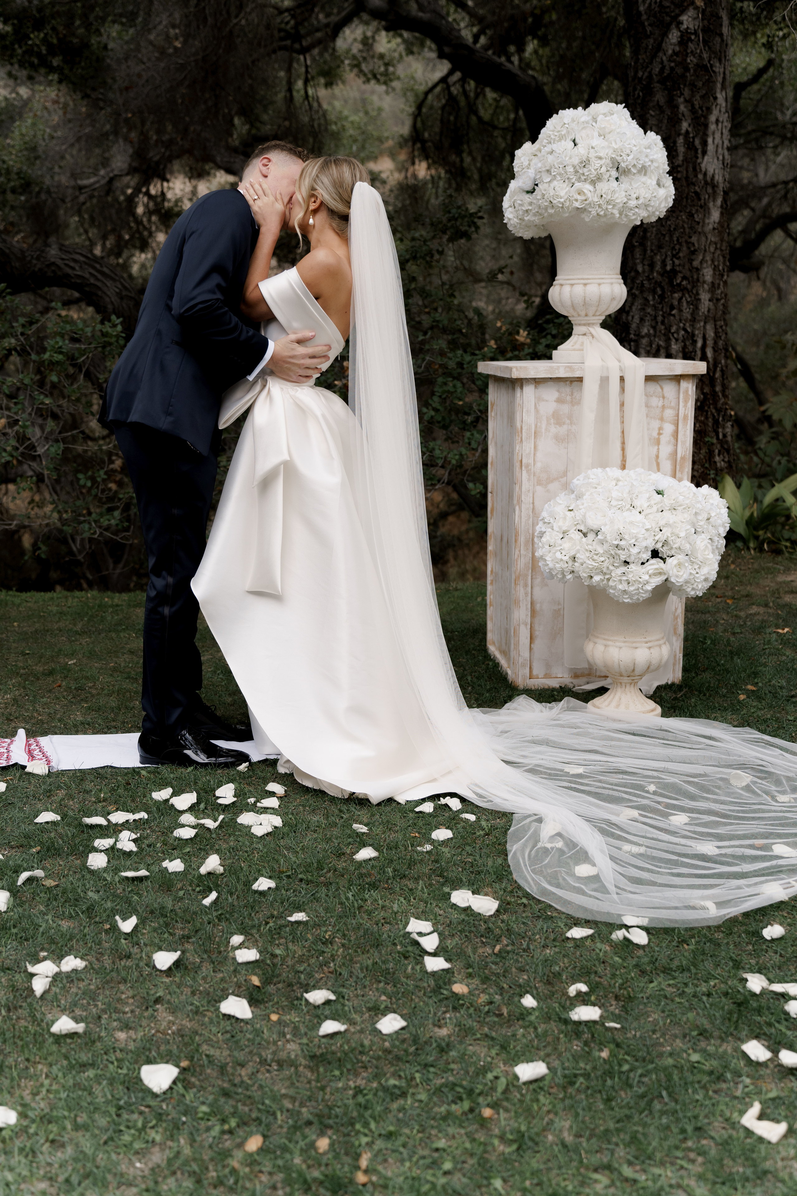 Anna and Joe’s Cozy Backyard Wedding with Jewish Traditions. Wedding photographer and videographer New York | New Jersey