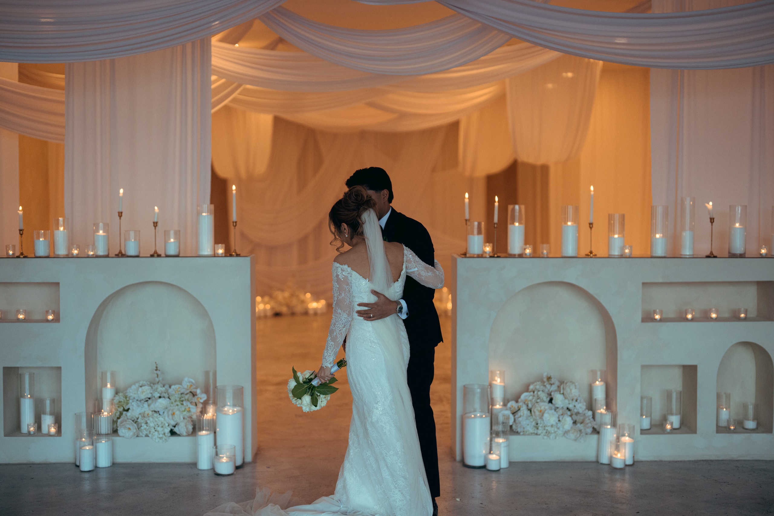 A&R. Wedding & elopement photographer Viktoriya Kravtsov. Las Vegas