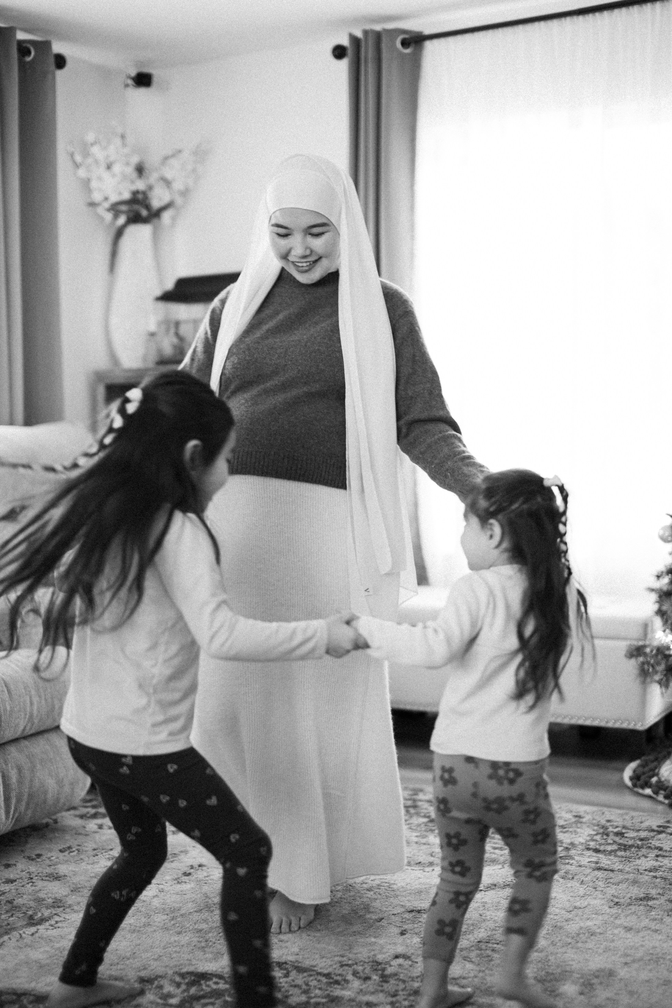 Shirin & her family. Wedding & elopement photographer Viktoriya Kravtsov. Las Vegas