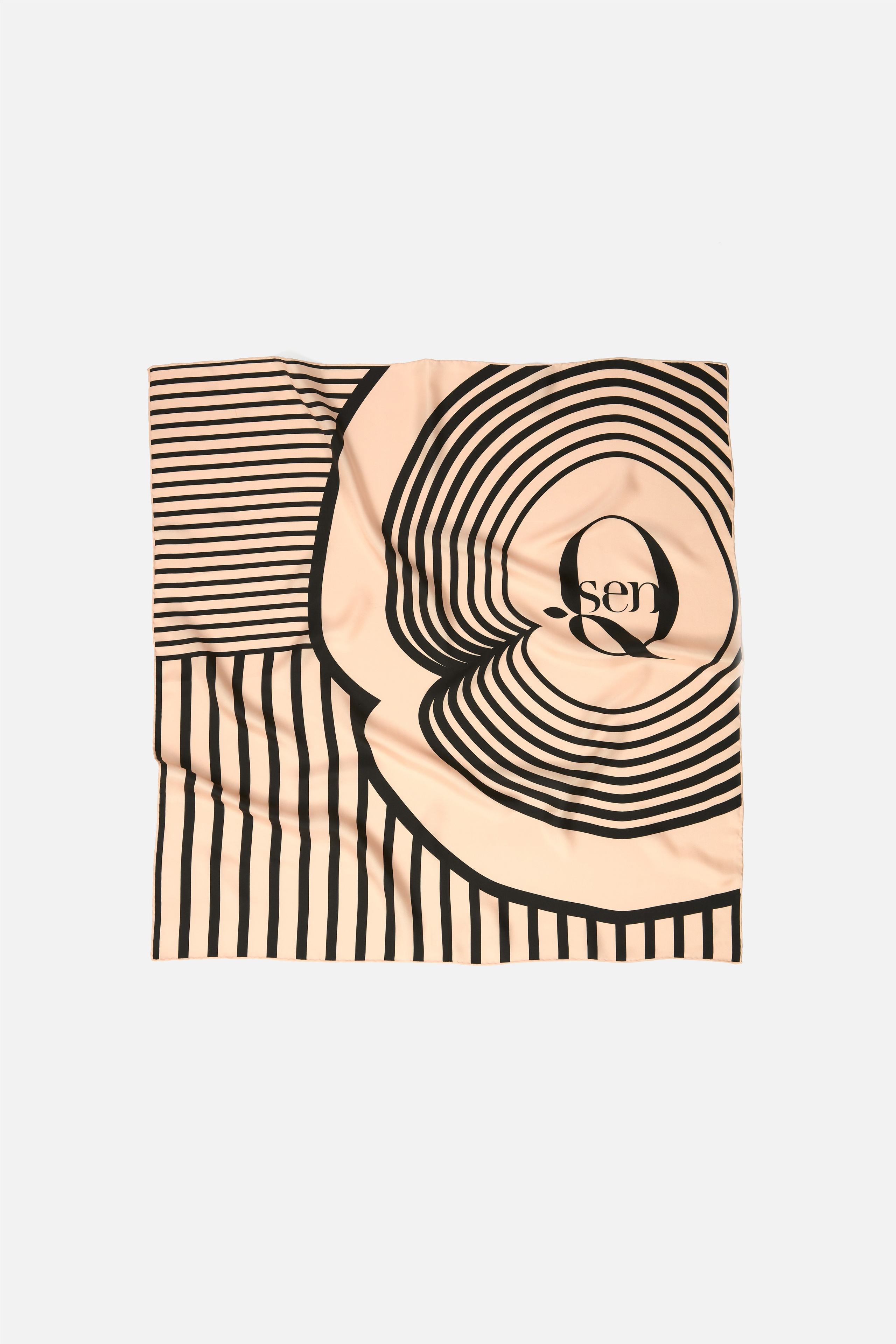 Головные уборы. Предметная фотосъемка в Алматы. Студия фото и видео съемки товаров