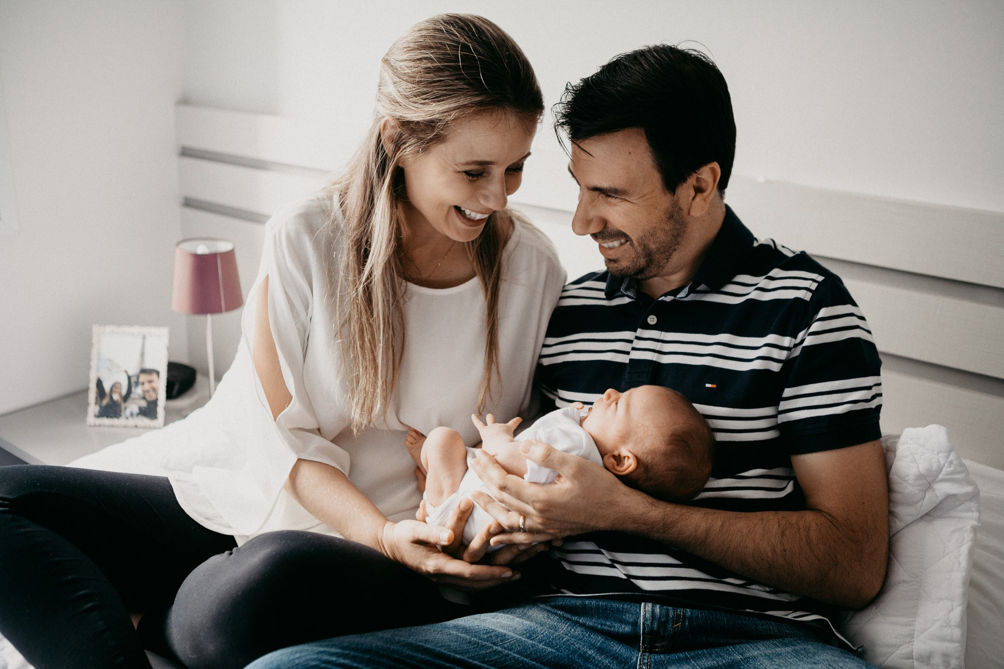 Bebê em casa. Fotógrafa de família