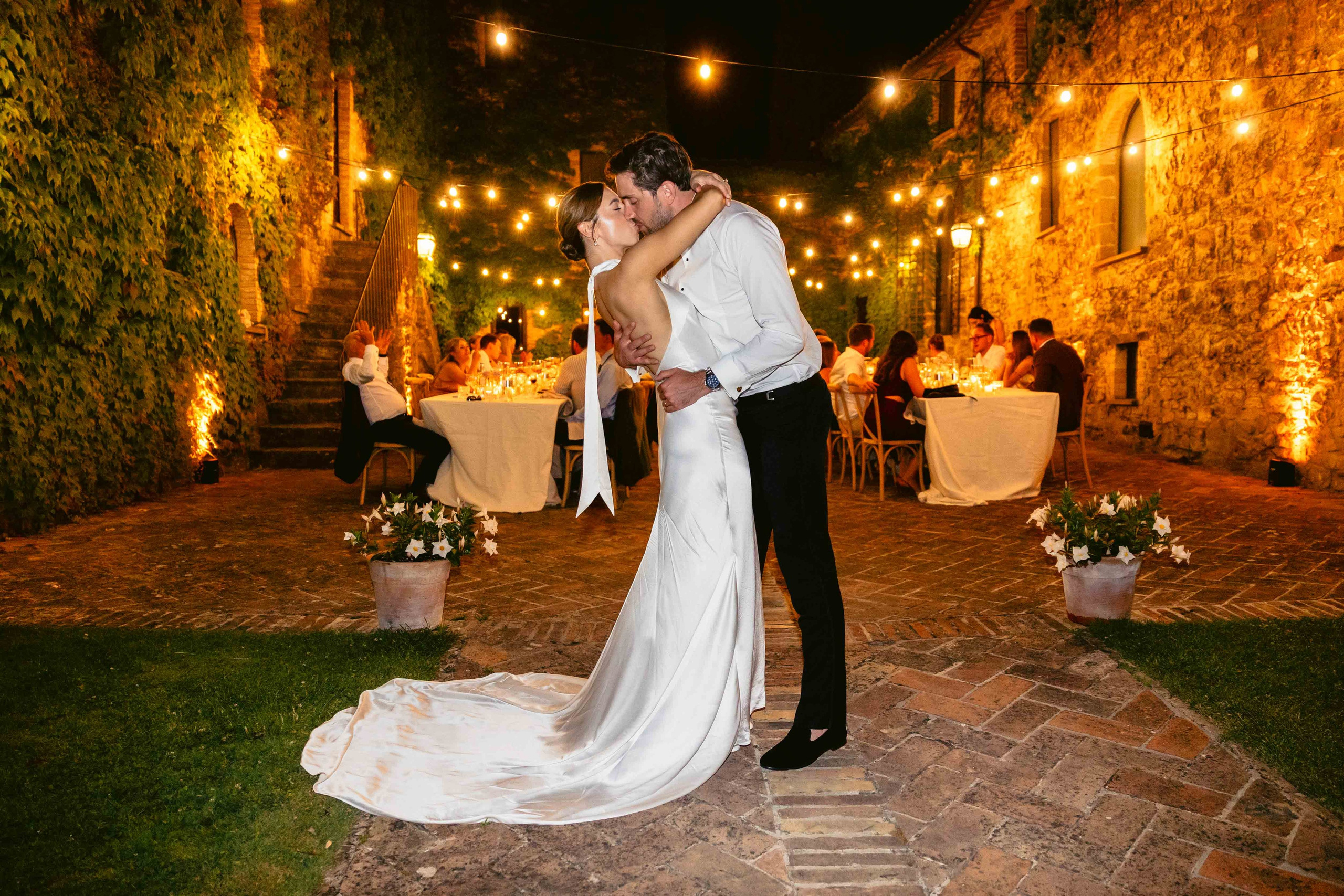 wedding couple at Borgo Bastia Creti, a wedding venue in Tuscany Umbria
