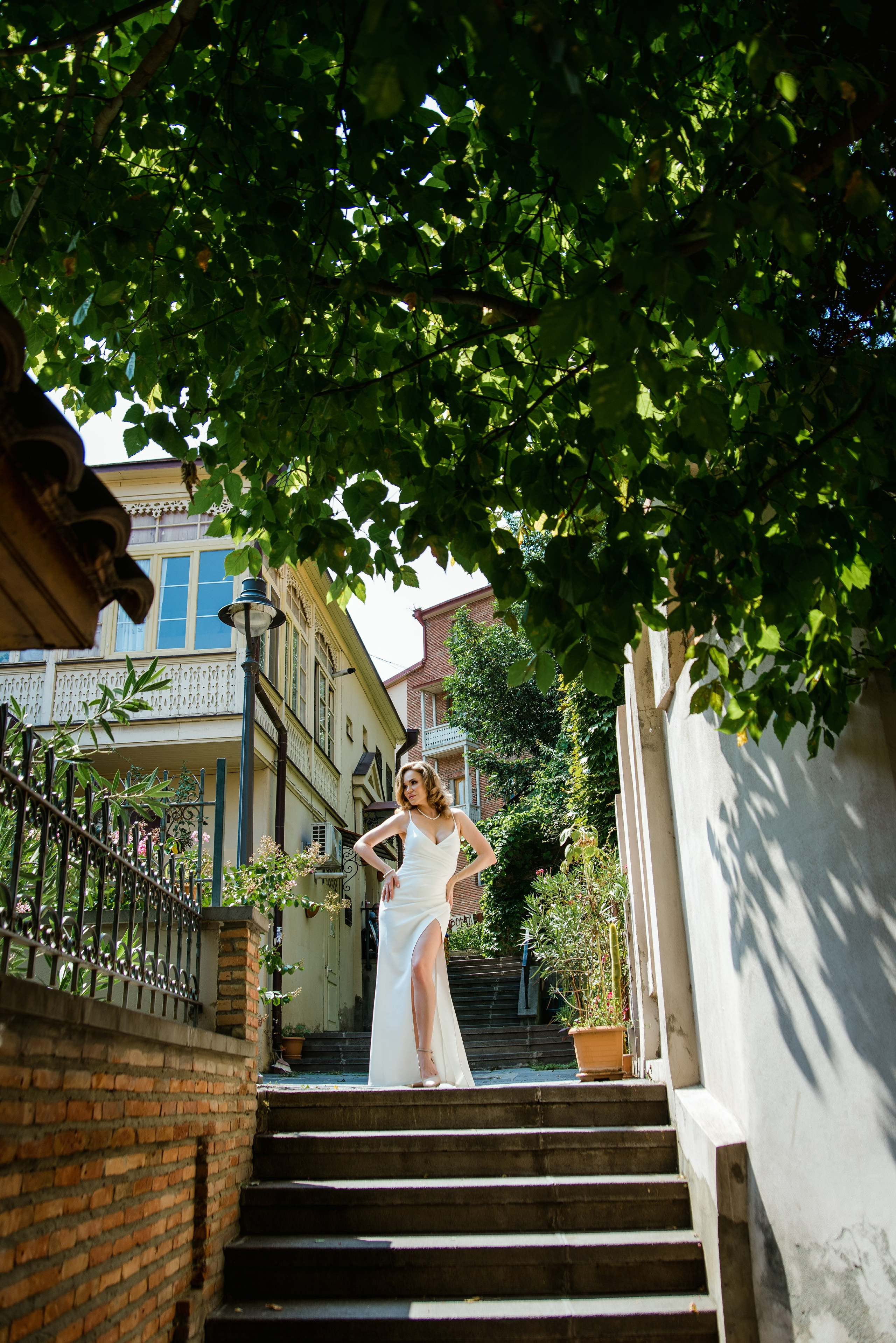 Свадебная пара из Англии и России в Тбилиси. Свадебные фотографы в Грузии, Армении. Макс Коваленко и Лара Татосян. Свадебный видеограф