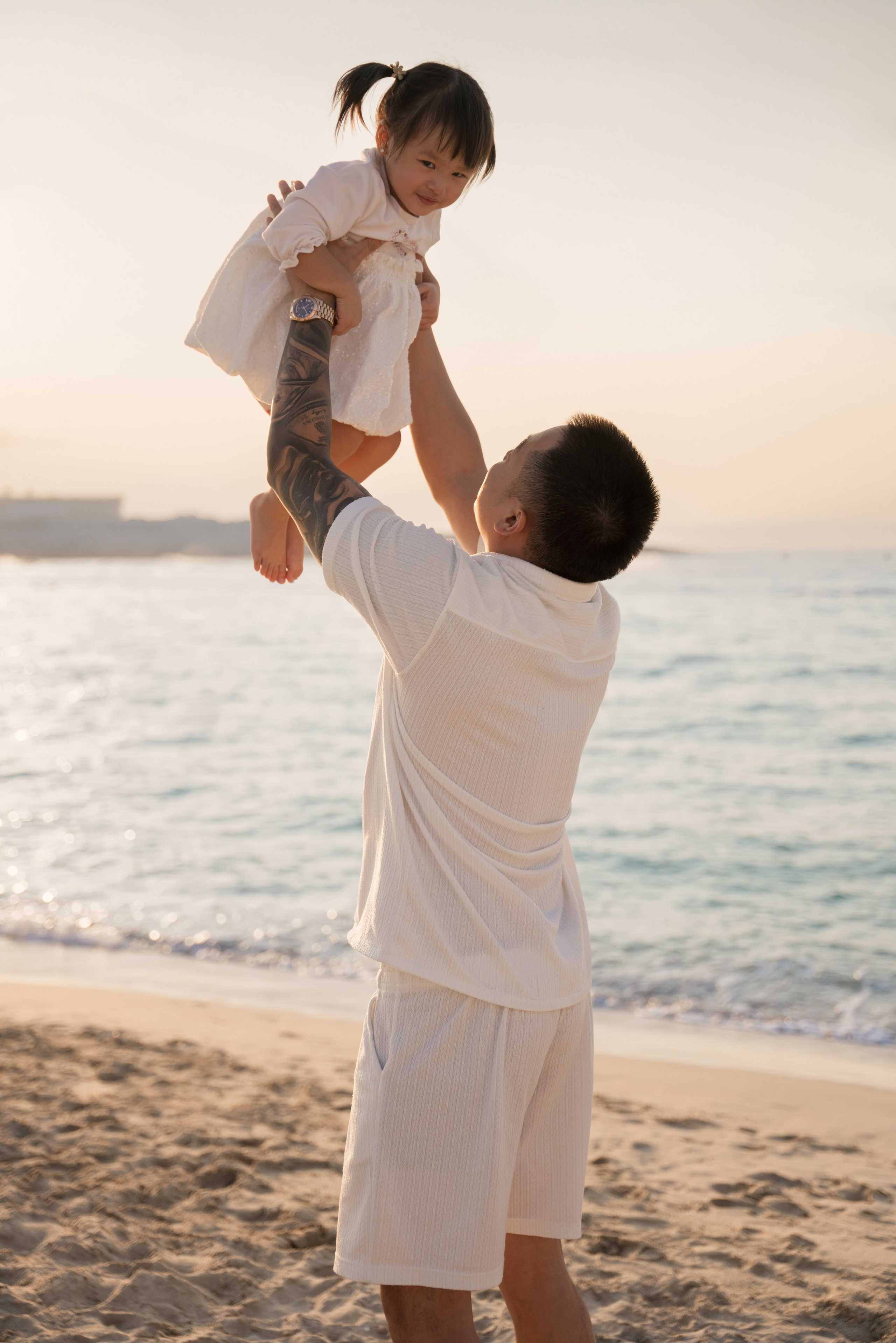 Sea breeze and giggles. Angela Iakovleva — Family Photographer in Dubai