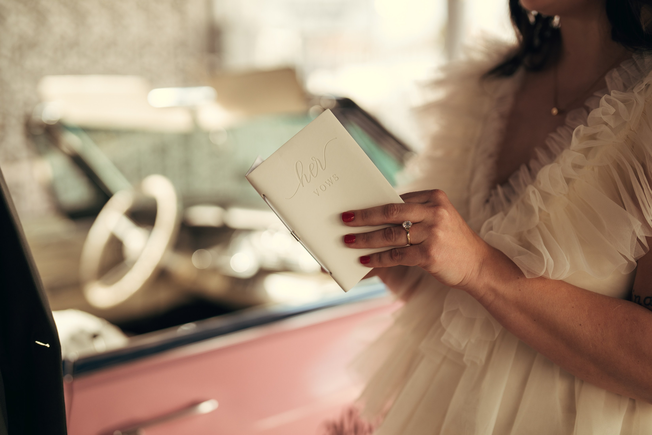 Grace&Jesse. Wedding & elopement photographer Viktoriya Kravtsov. Las Vegas