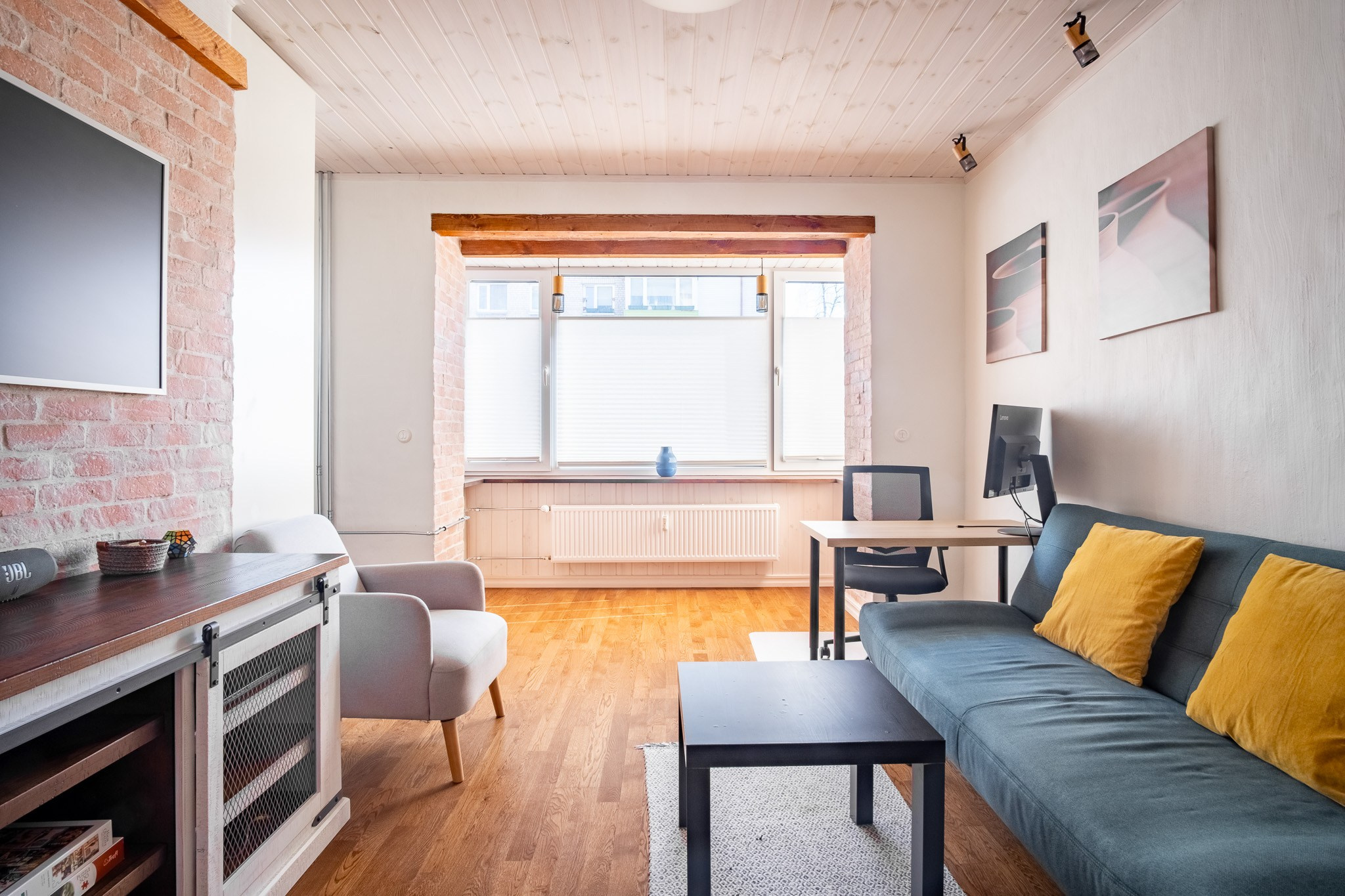 1-room apartment. LOHA VISUALS — AUTOMOTIVE PHOTOGRAPHY