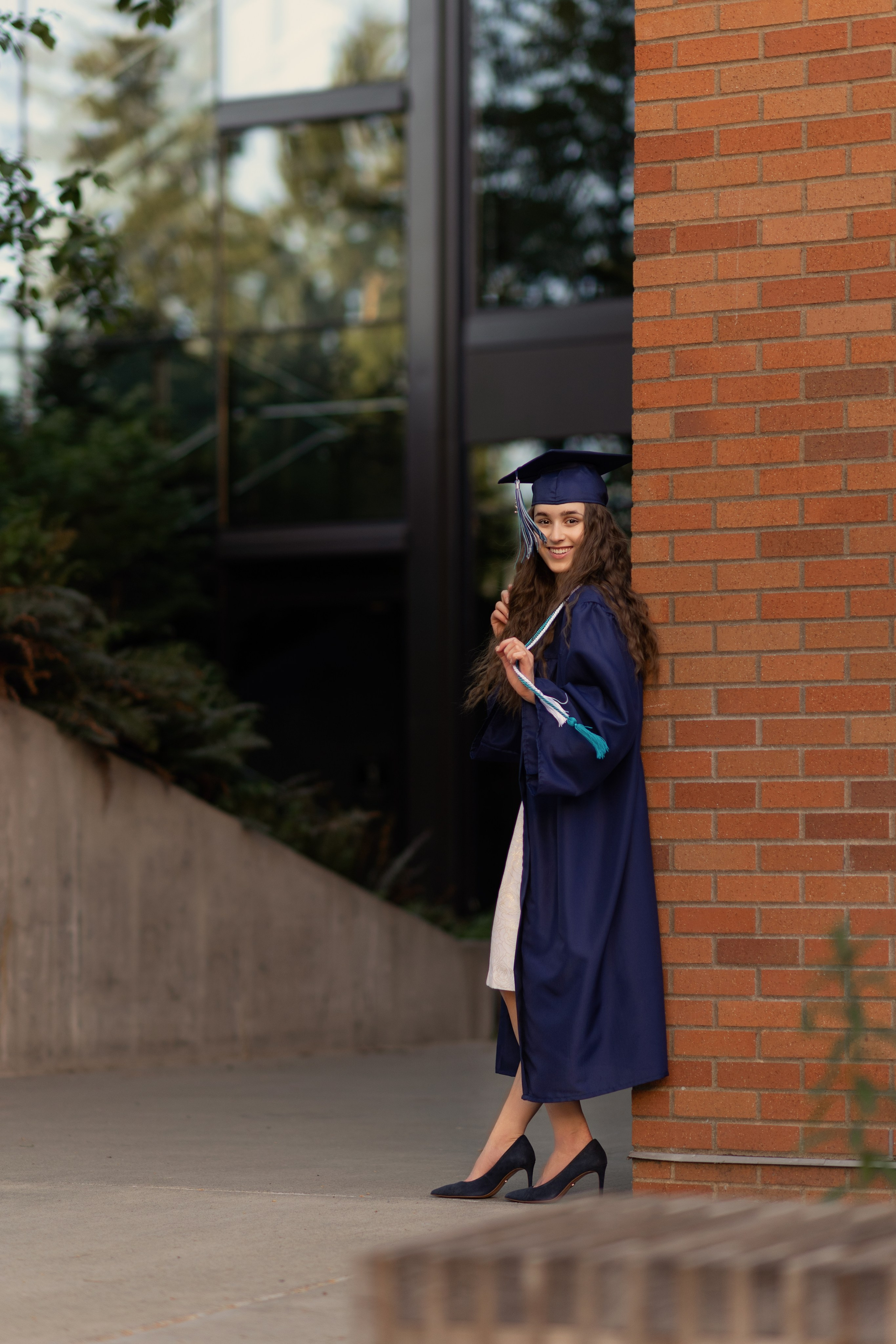 Alena, graduation. Wedding & portrait photography in the Seattle Area. Helen Michelle photographer