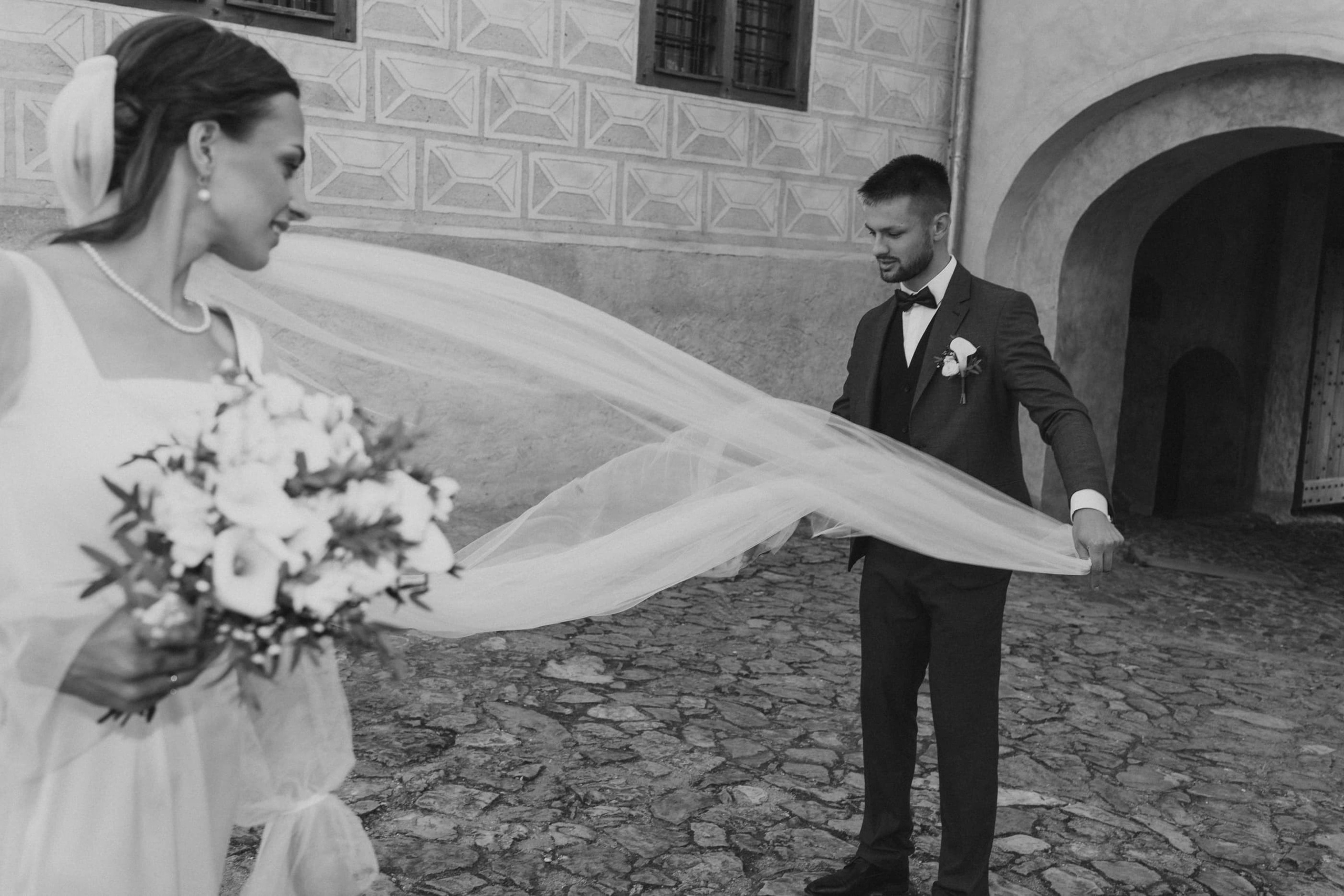 Kristīne & Artis: Romantisks kāzu stāsts Bauskas apkaimē. Fotogrāfs kāzām, ģimenēm un dažādiem pasākumiem