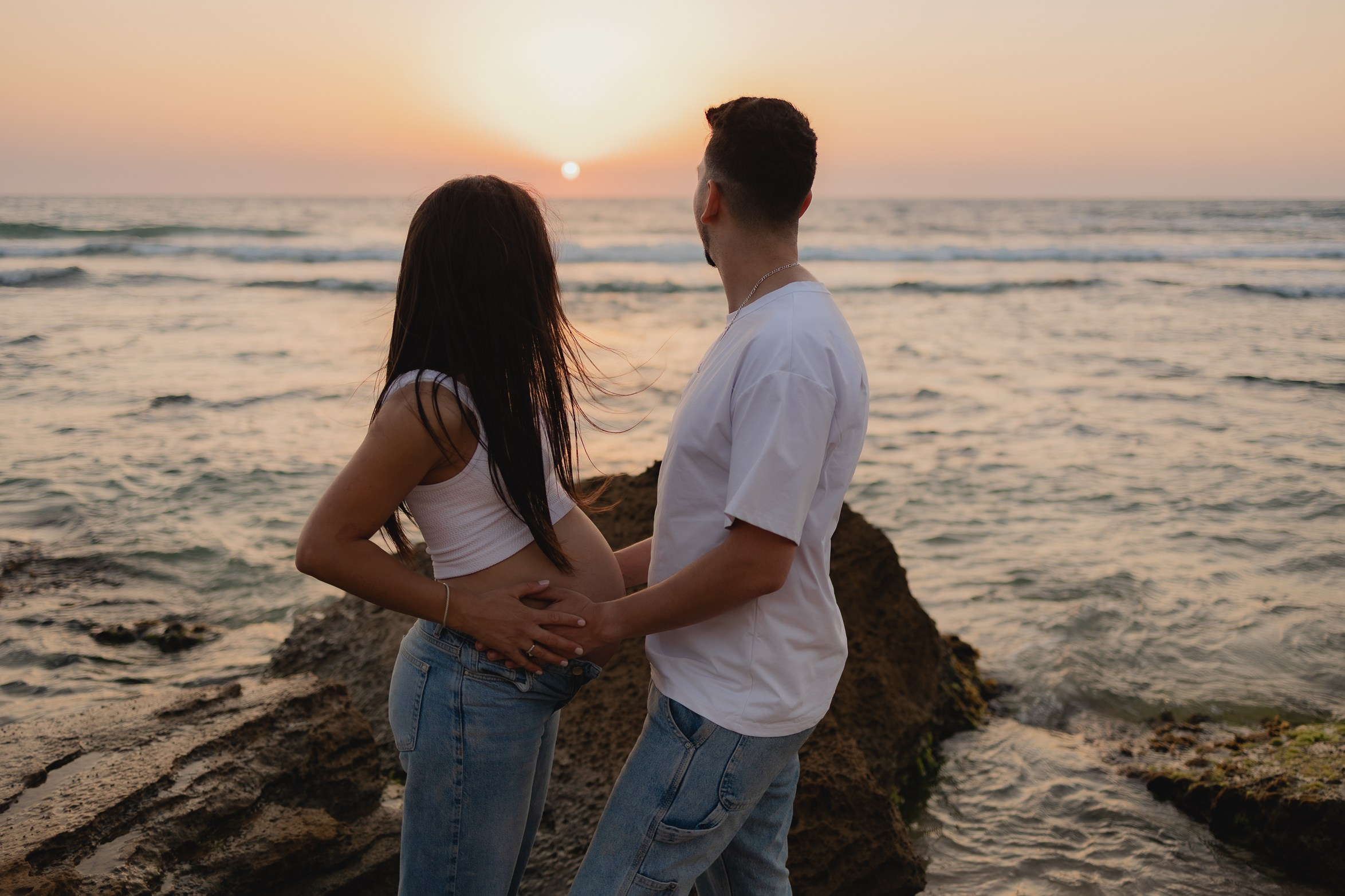 צילומי הריון עם כלב מתוק. דף בית