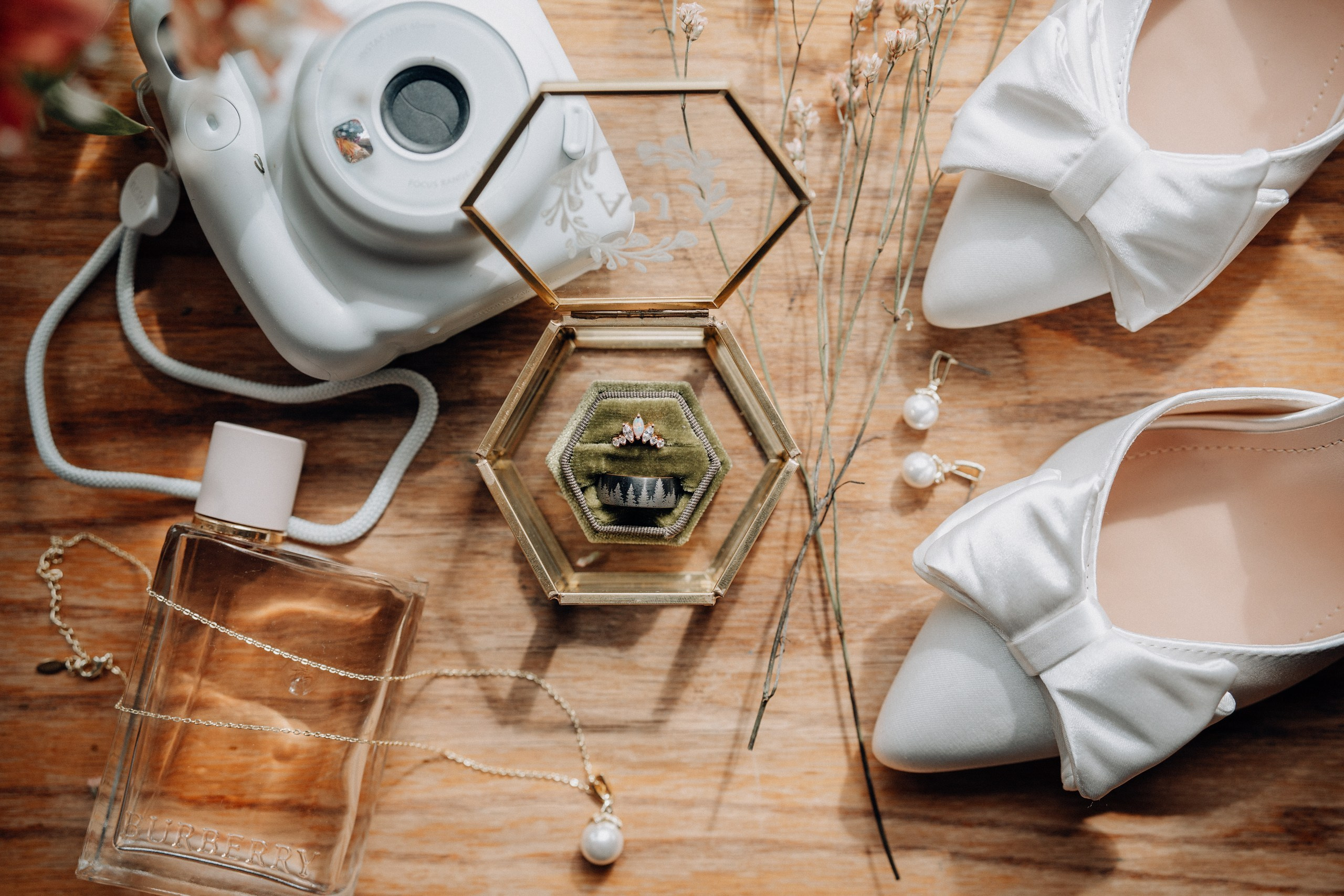 Wedding in Beacon, NY. Portrait and wedding photographer in New York