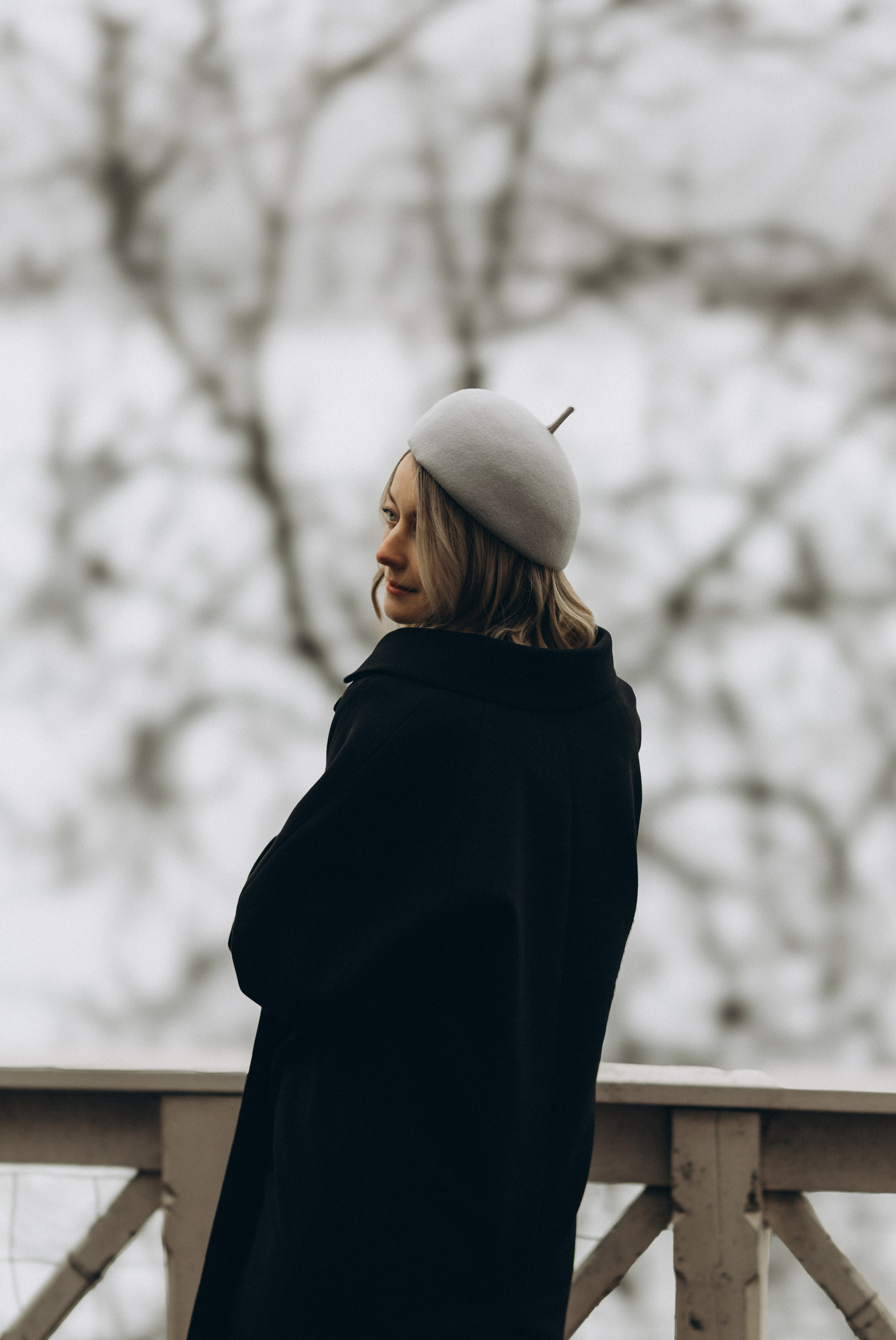 Woman phoshoot. Wedding and potrait photographer in Helsinki Vickan O