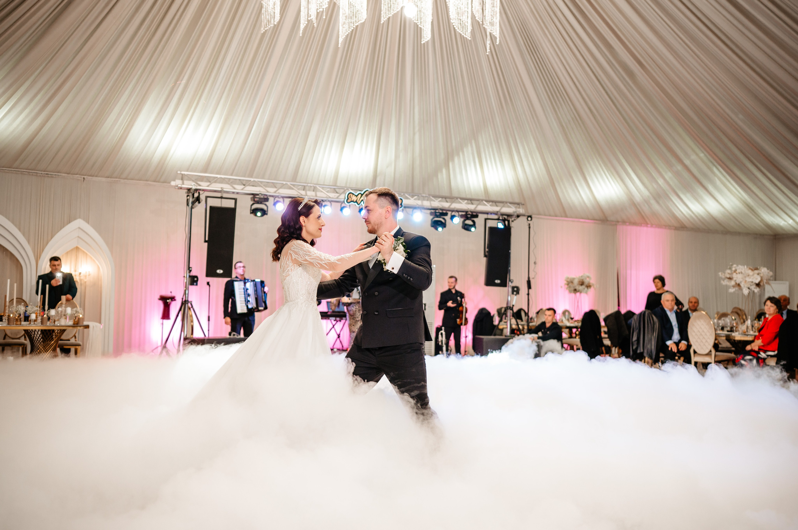 Claudia & Catalin. Mariusclaudiucojocaru.wfolio.pro